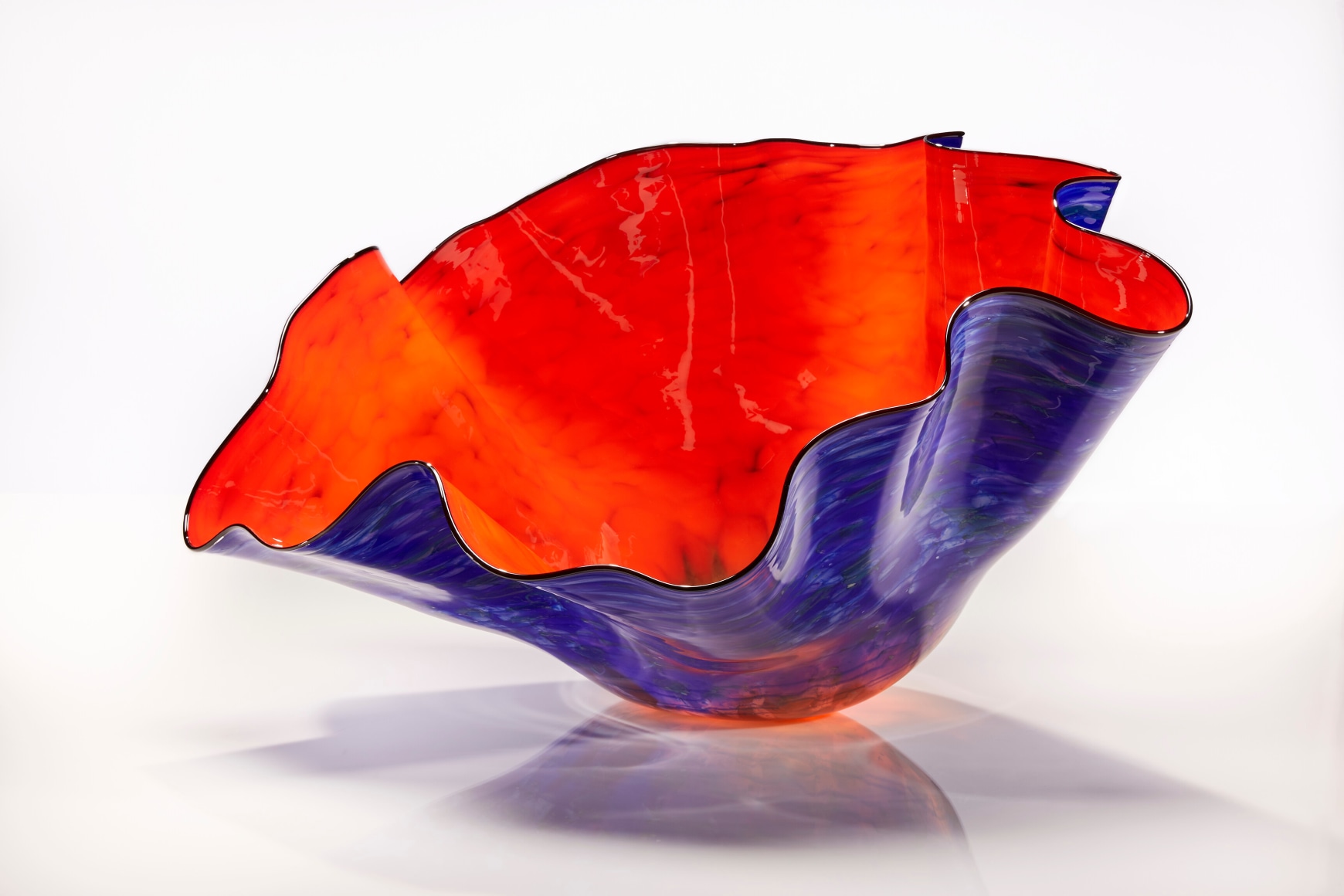 Dale Chihuly&nbsp;, Coral Macchia with Obsidian Lip Wrap