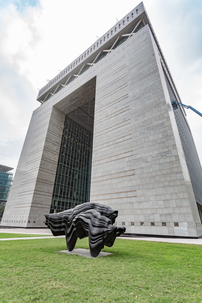 Tony Cragg at DIFC Gate