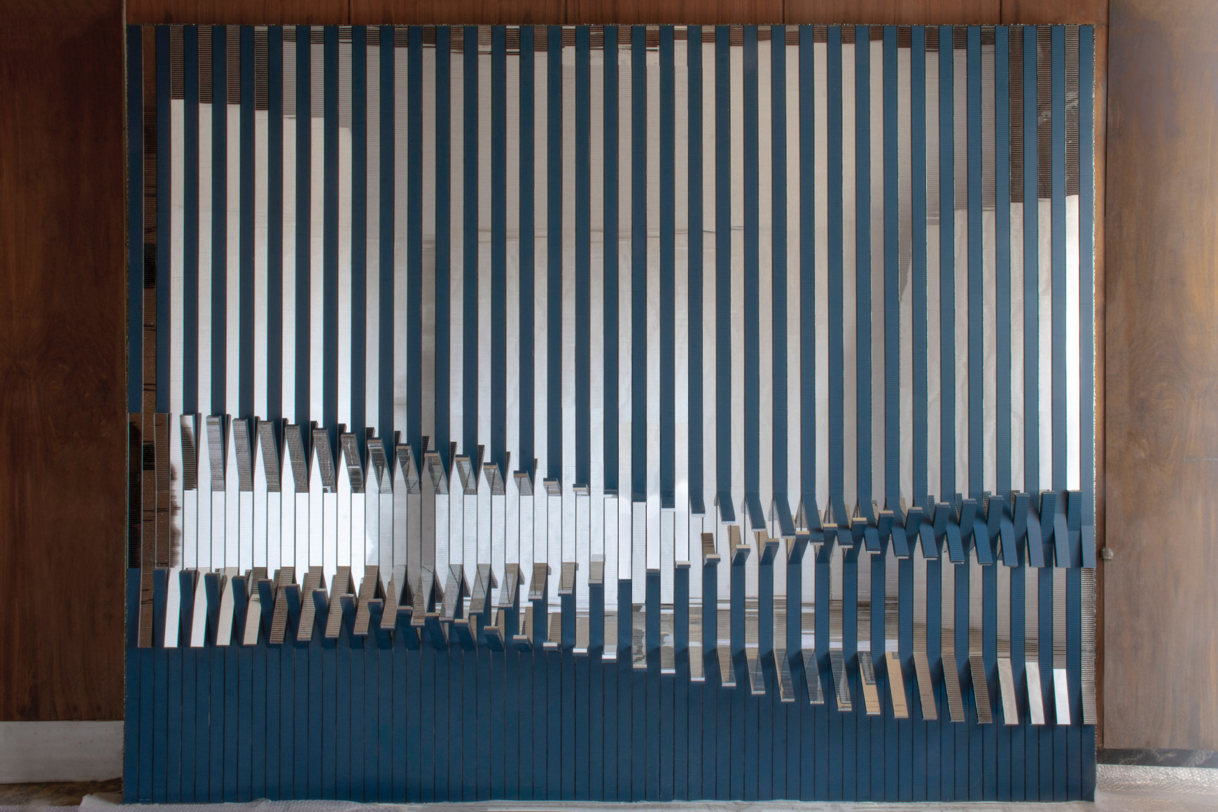 Aref Montazeri Mirror 11,&nbsp;2014