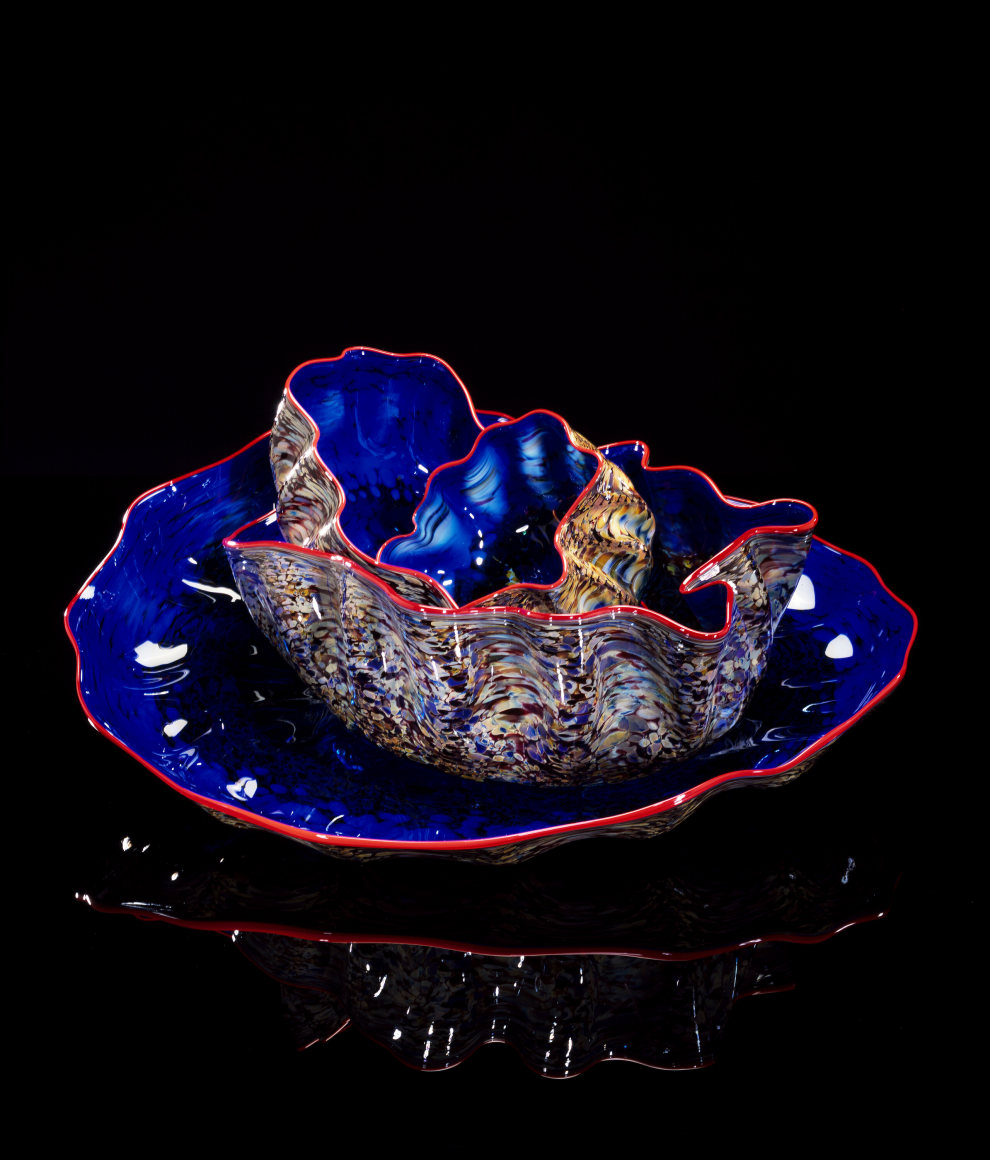 Dale Chihuly, Spectrum Blue Pheasant Macchia Set with Rubine Lip Wraps