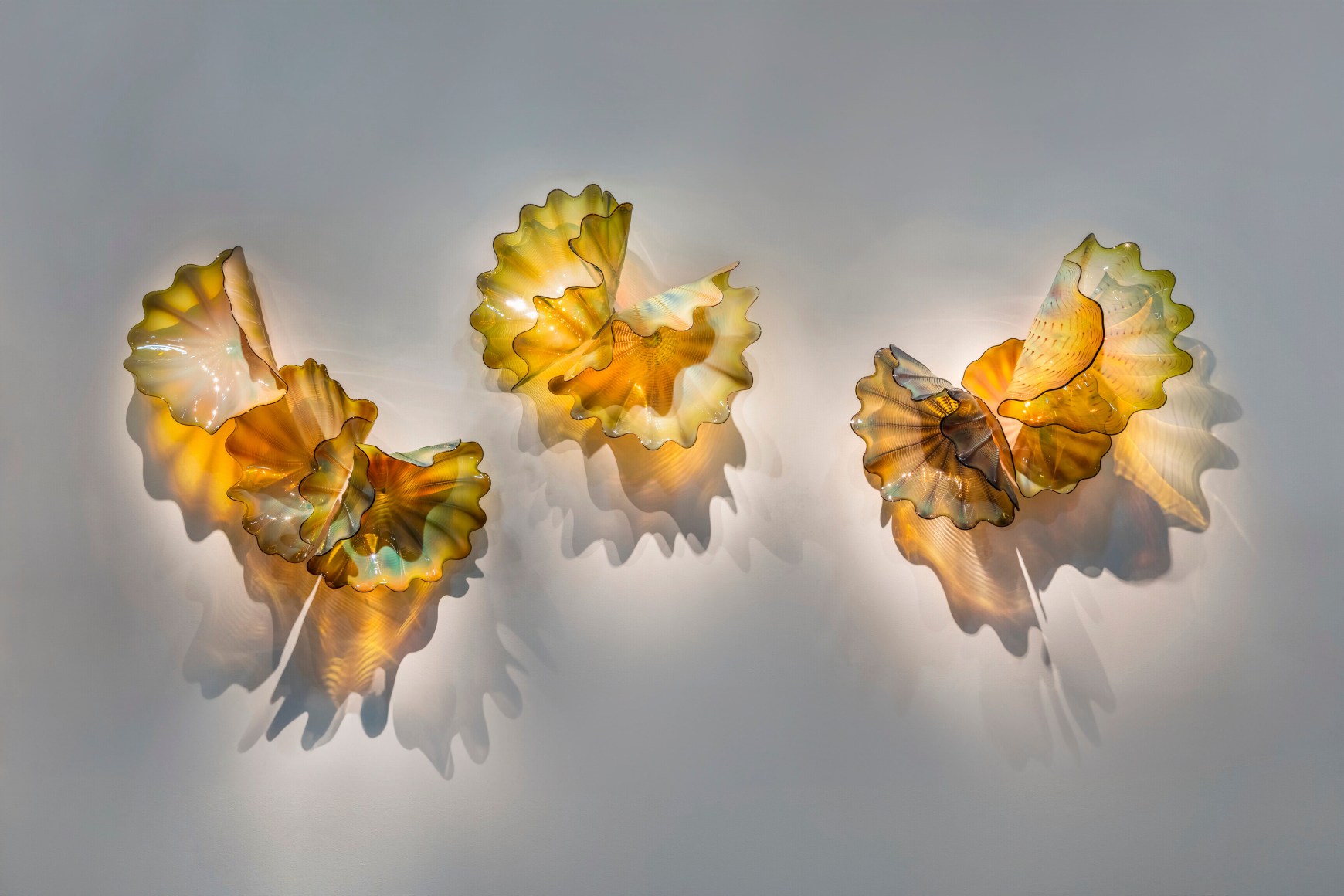 Dale Chihuly&nbsp;, Celadon Umber Persian Wall