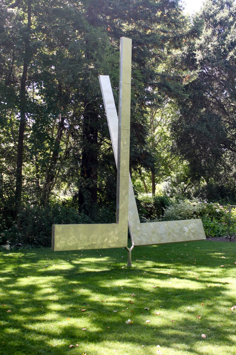 George Rickey, Double L Excentric Gyratory - Pond, 1988