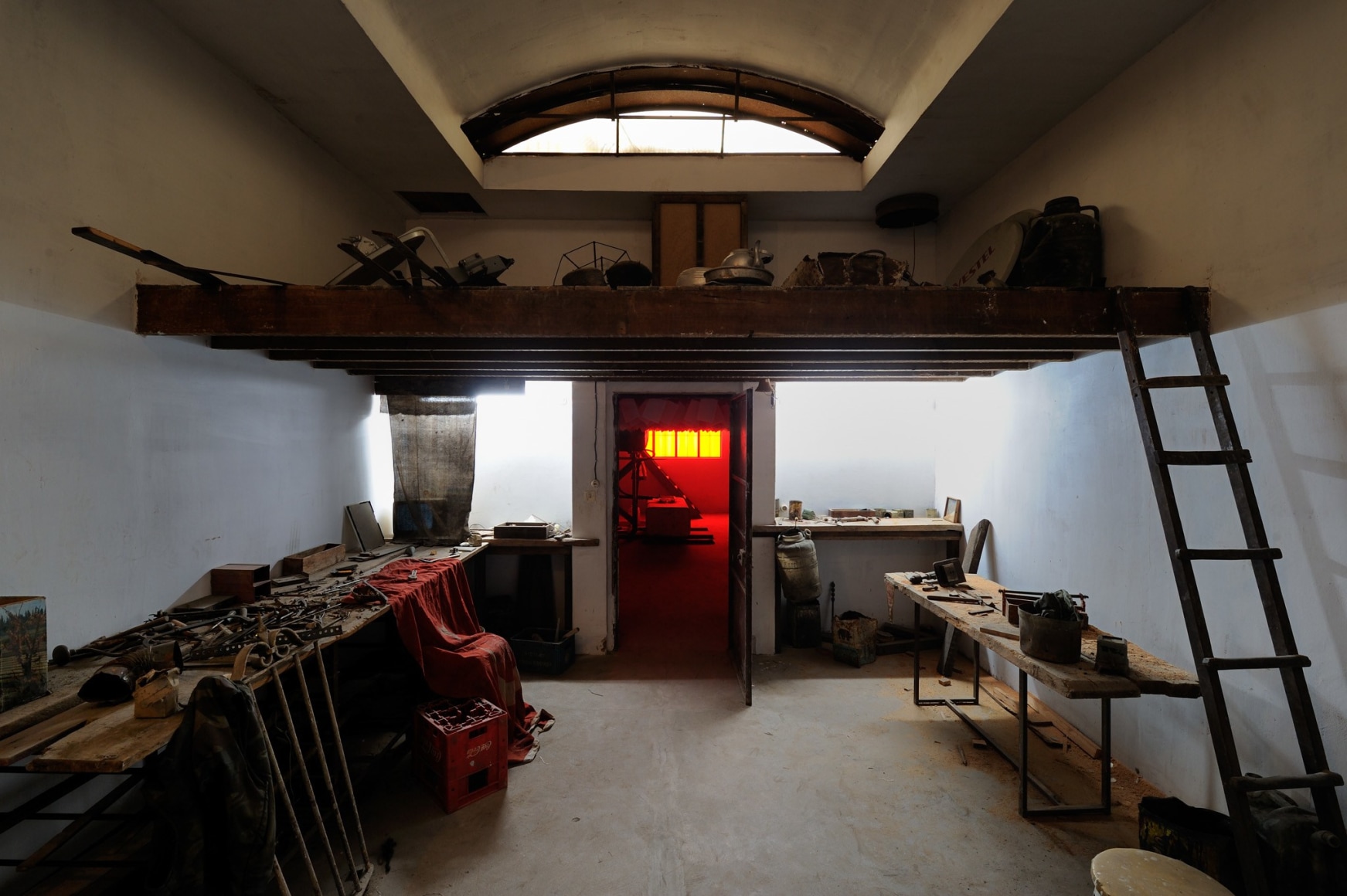 Mike Nelson, Installation view: I, Imposter