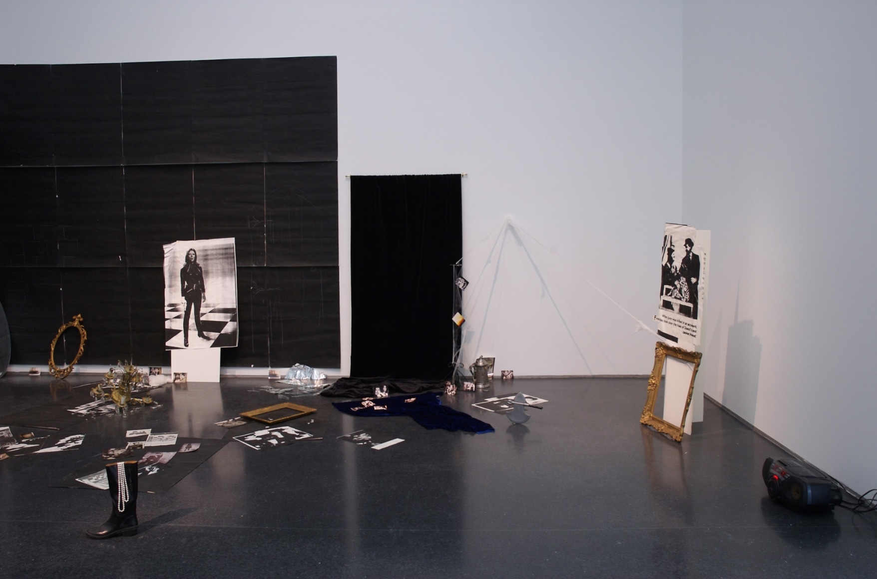 Karen Kilimnik, MCA Chicago, 2008