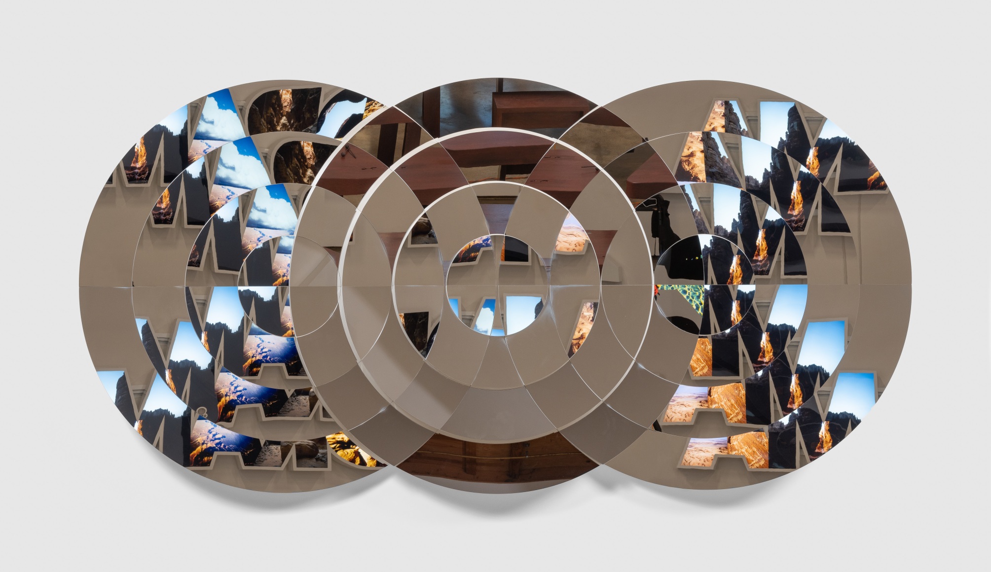 Doug Aitken, 3 Circles