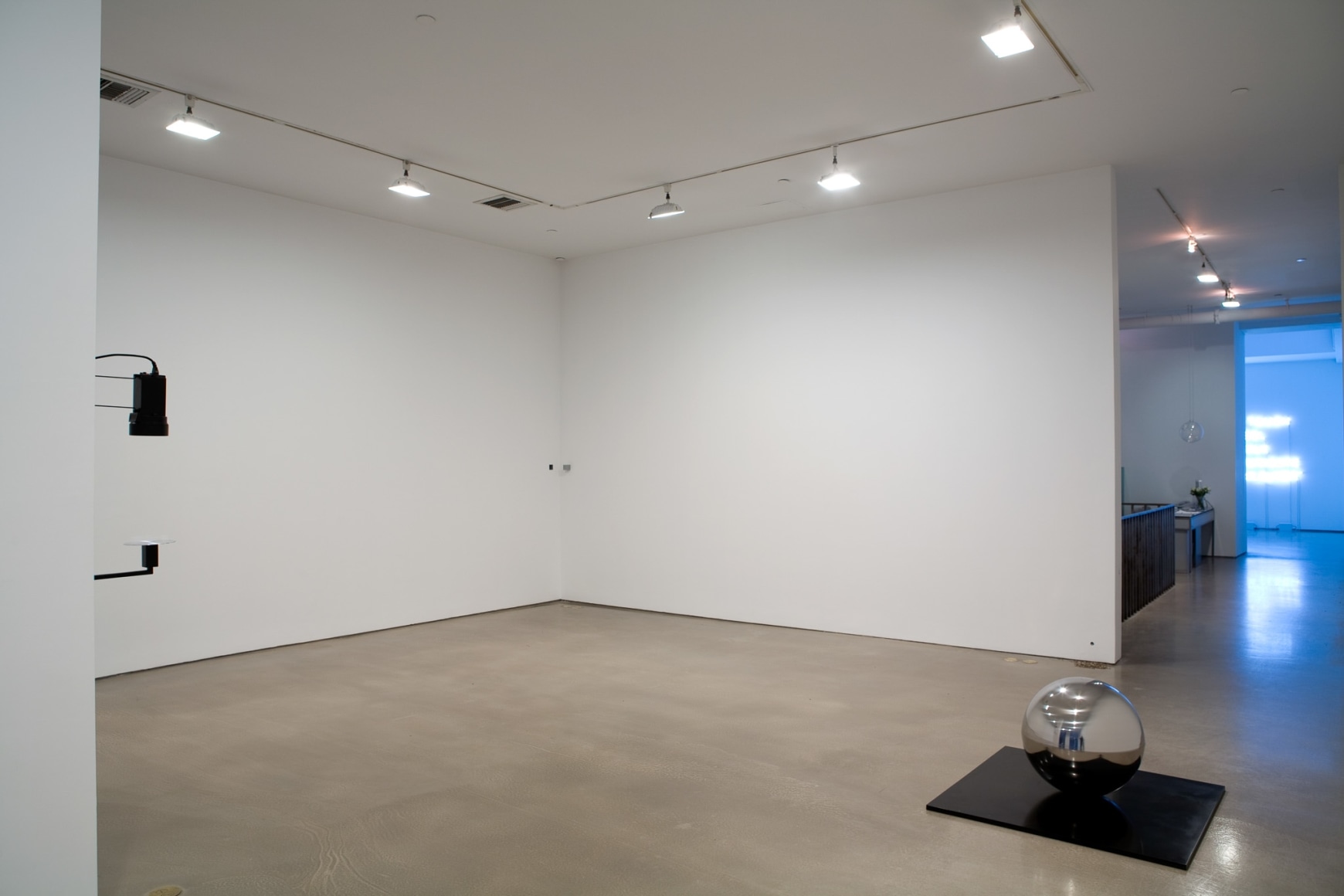 Jeppe Hein, Installation view: Please…, 303 Gallery, New York, 2008
