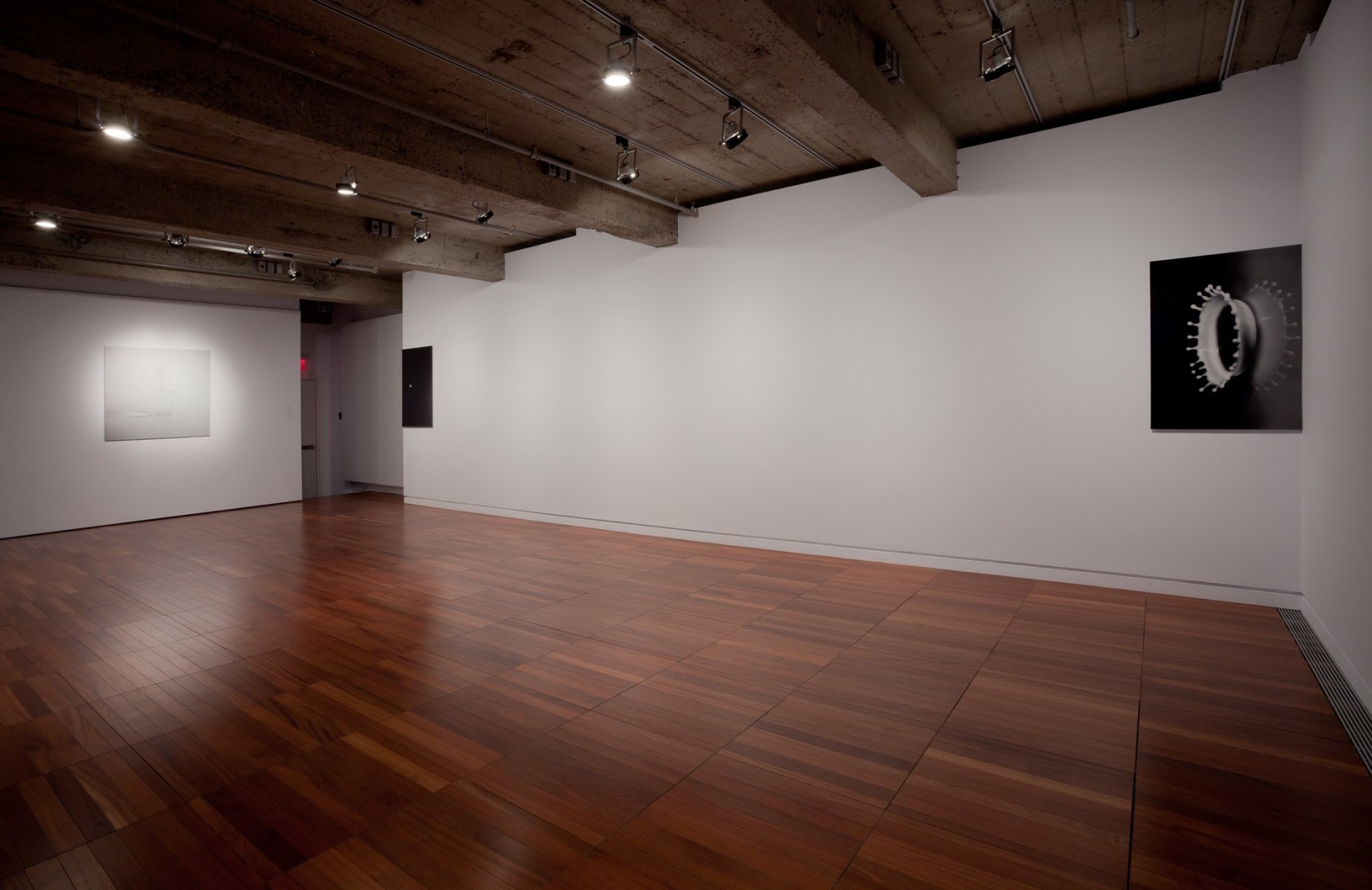 Ceal Floyer, Installation view: DHC/ART. Montréal, Québec, 2011