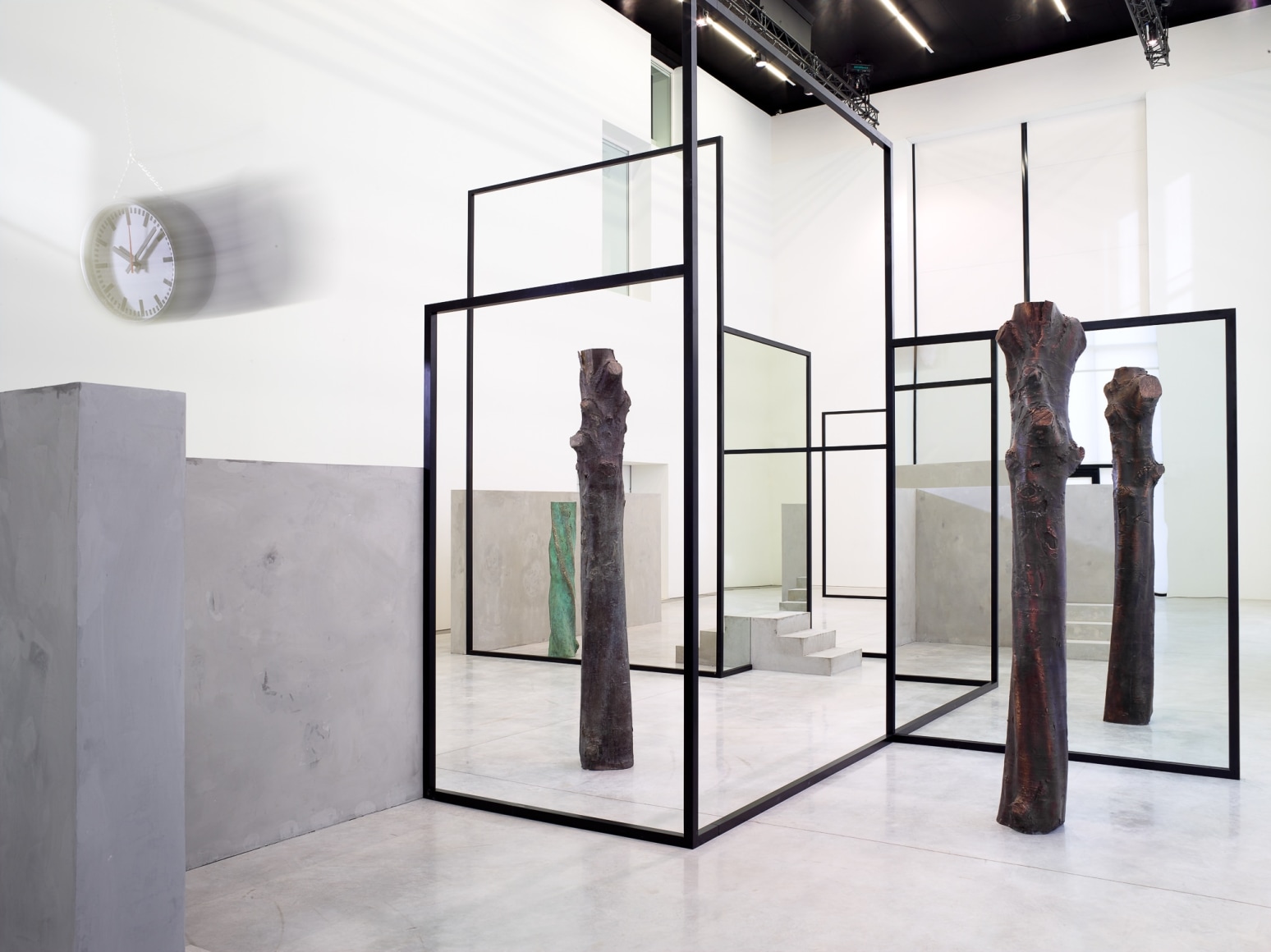Installation view: Alicja Kwade,The Resting Thought, Centre De Création Contemporaine Olivier Debré, Tours, 2019, Photo: François Fernandez