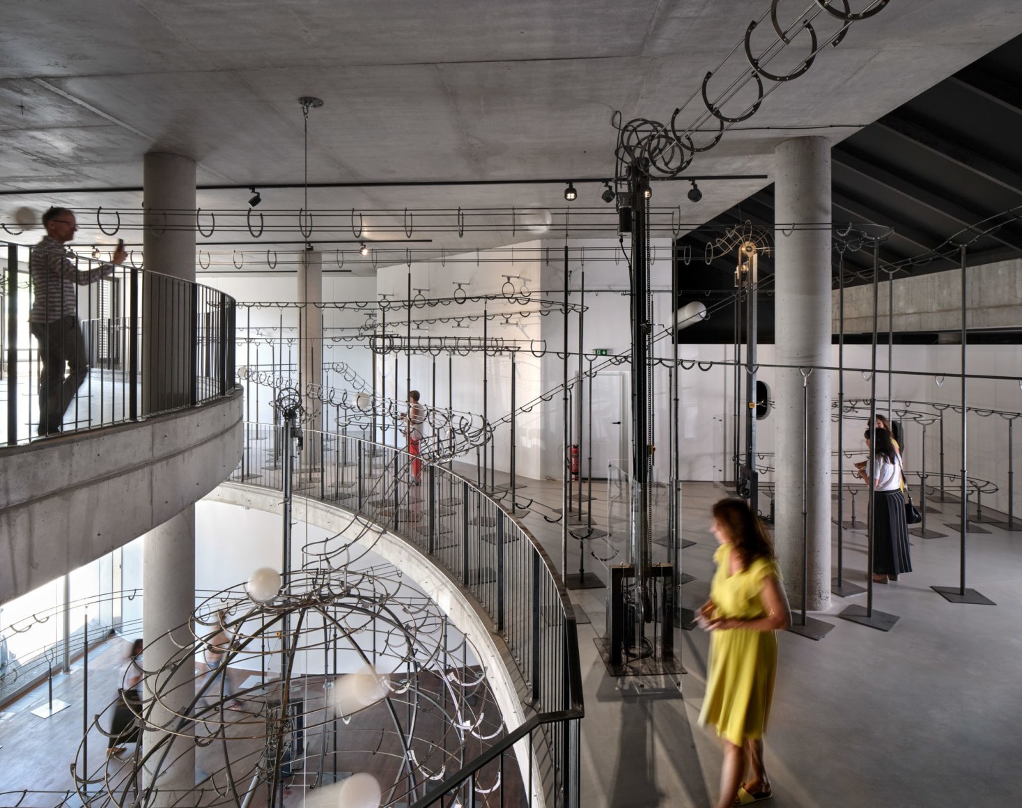 Installation view: Jeppe Hein, Distance, konschtal Esch, Luxembourg - (c) Christof Weber