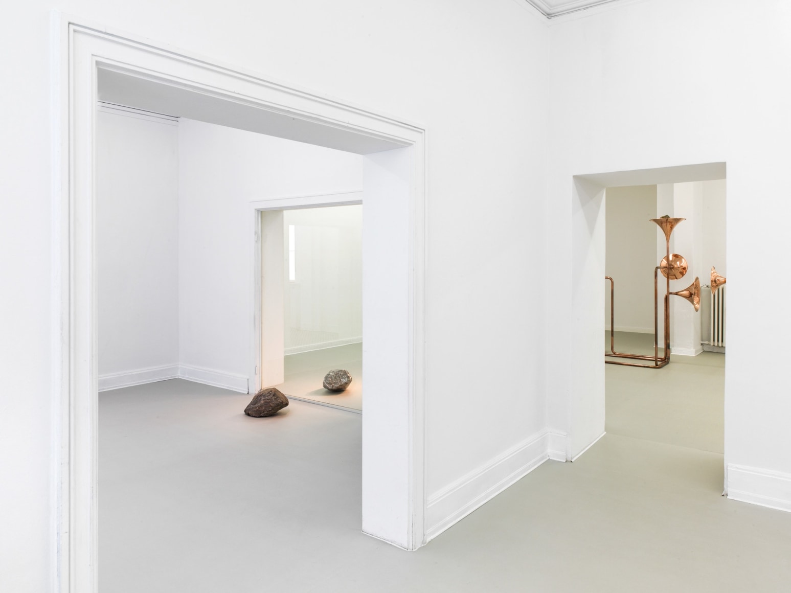 Alicja Kwade, Installation view: Monologue from the 11th Floor Haus am Waldsee, Berlin, 2015