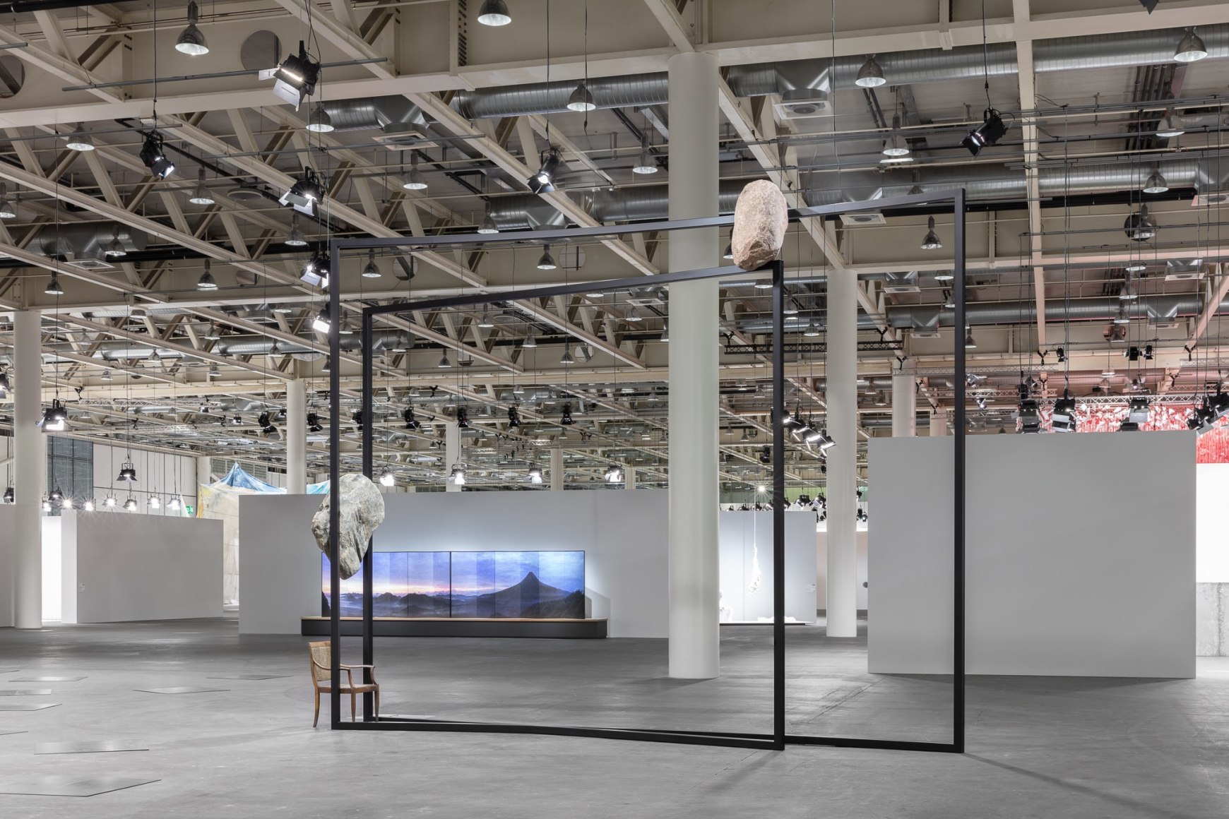 &nbsp;Installation view, Alicja Kwade,&nbsp;ParaPosition, 2024. Unlimited, U10. Photo: Sebastiano Pellion di Persano