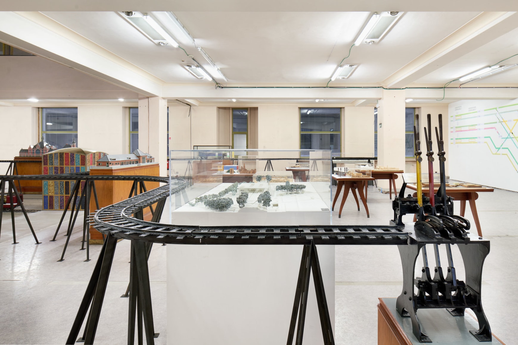 Marina Pinsky, Installation view: Circuit,&nbsp;Europalia Arts&nbsp;Festival,&nbsp;Brussels North Station, 2021