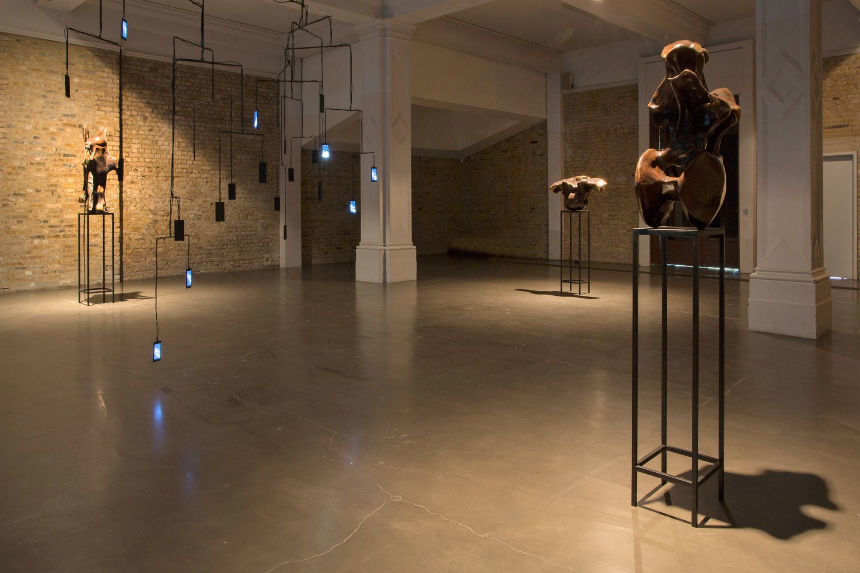 Alicja Kwade, Installation view: Medium Median, Whitechapel Gallery, London, 2016