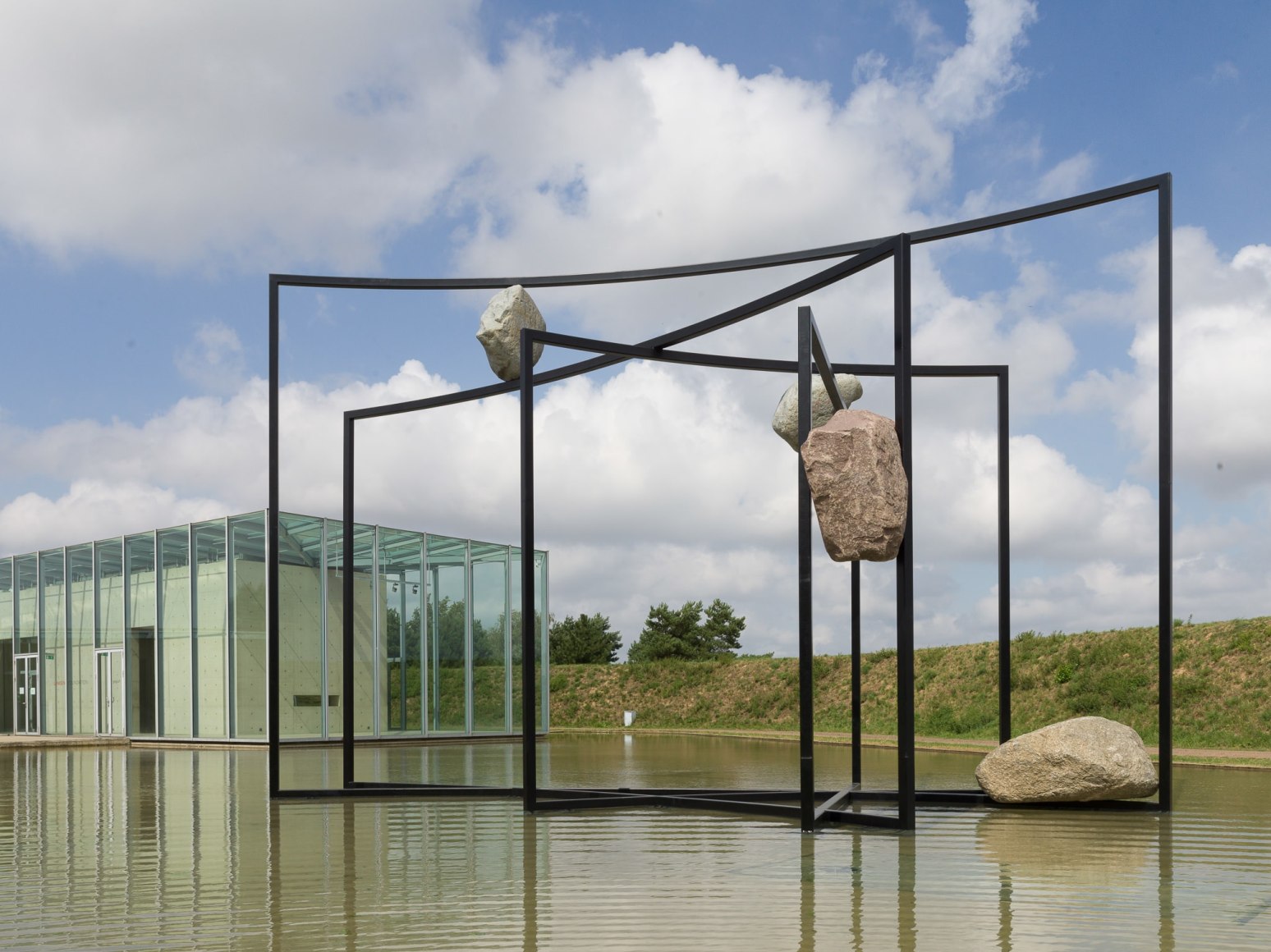 Alicja Kwade, MatterMotion, 2020, Installation view: Kausalkonsequenz, Langen Foundation, Neuss, 2020