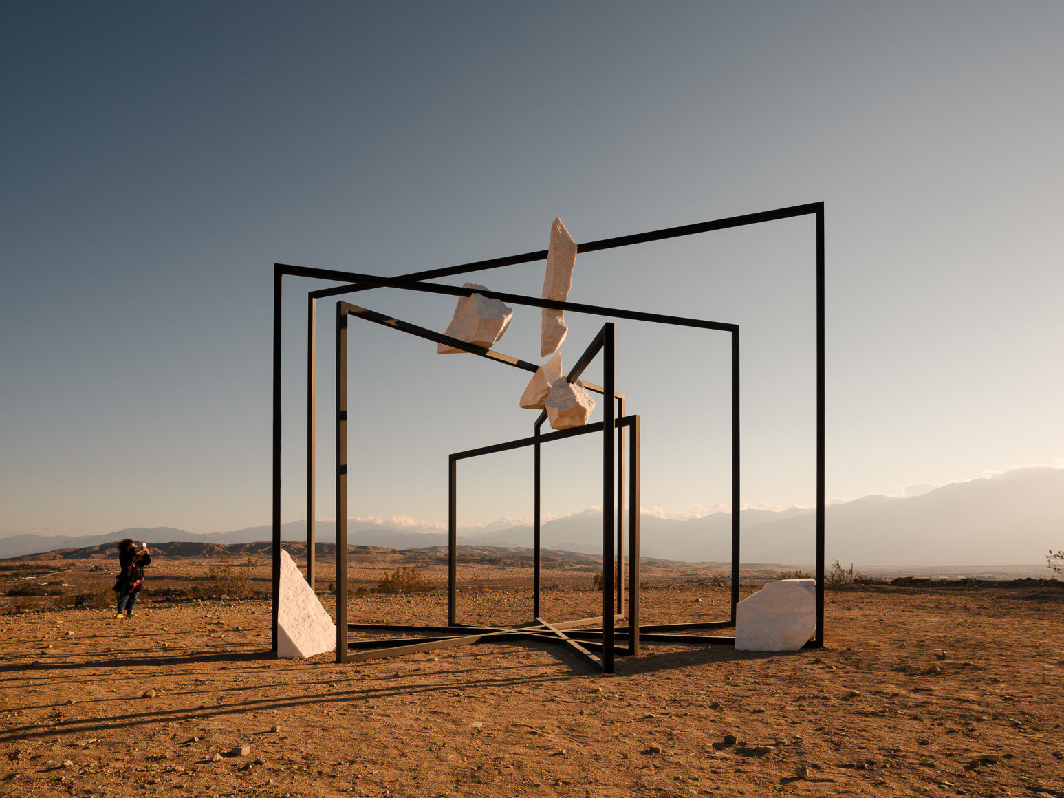 Alicja Kwade, ParaPivot (sempiternal clouds), 2021, Installation view: Desert X 2021