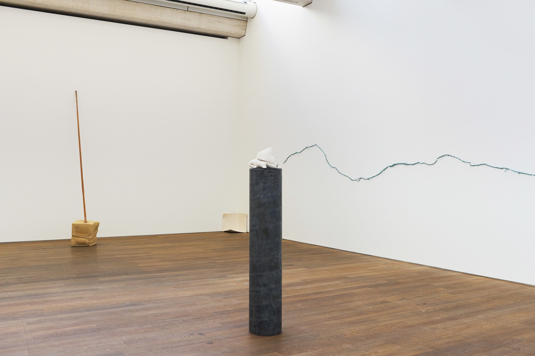 Installatation view: Katinka Bock - Smog / Tomorrow’s Sculpture, Mudam Luxembourg, 2018, Photo: Johannes Schwartz