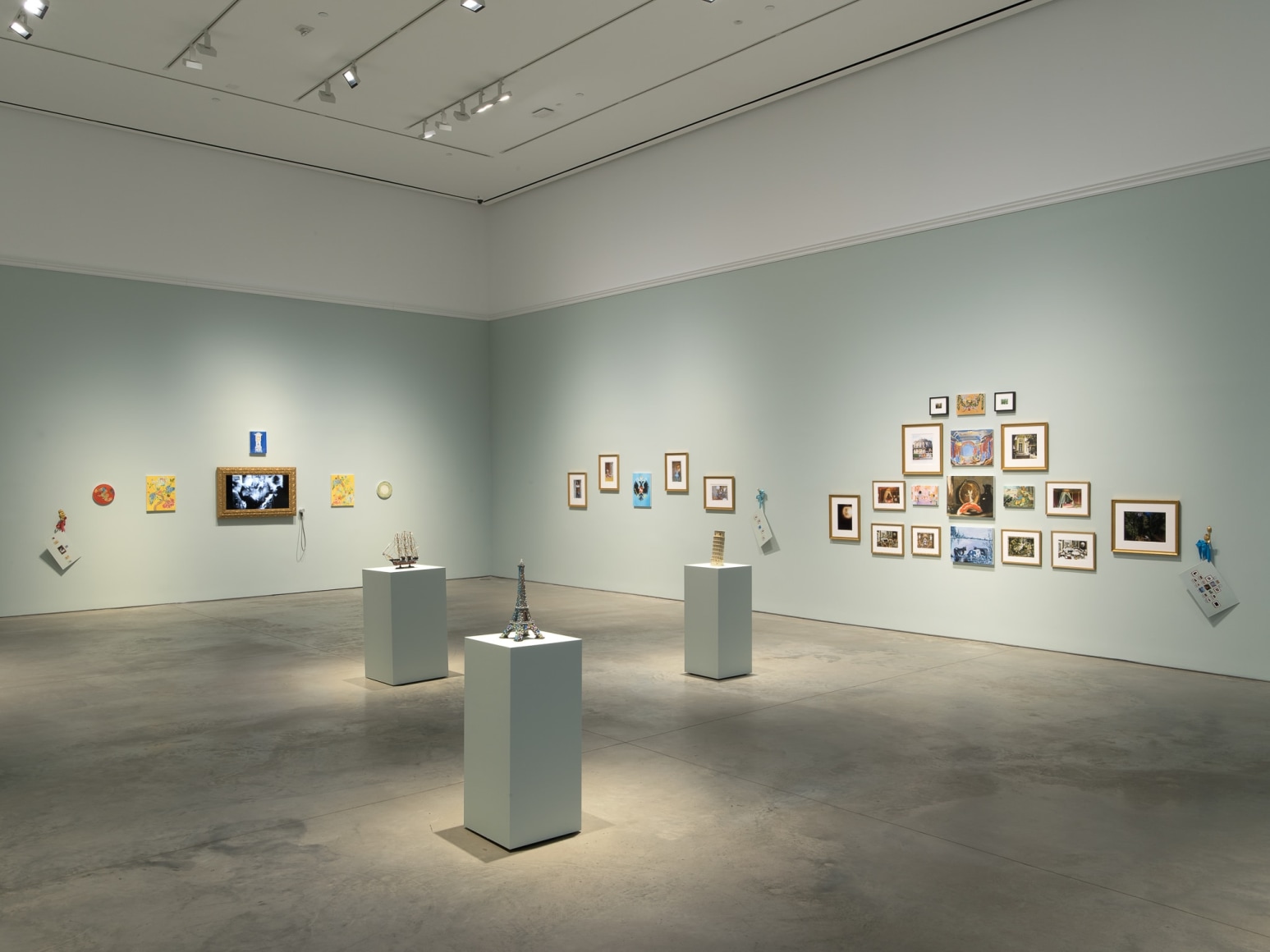 Installation view: Karen Kilimnik, 303 Gallery, New York, 2019. Photo: John Berens