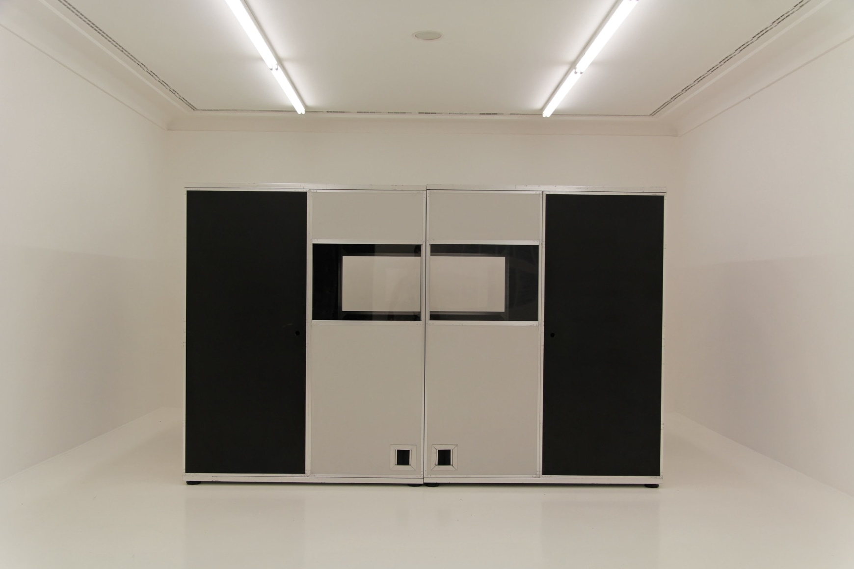 Ceal Floyer, Romance, Helmhaus, 2016