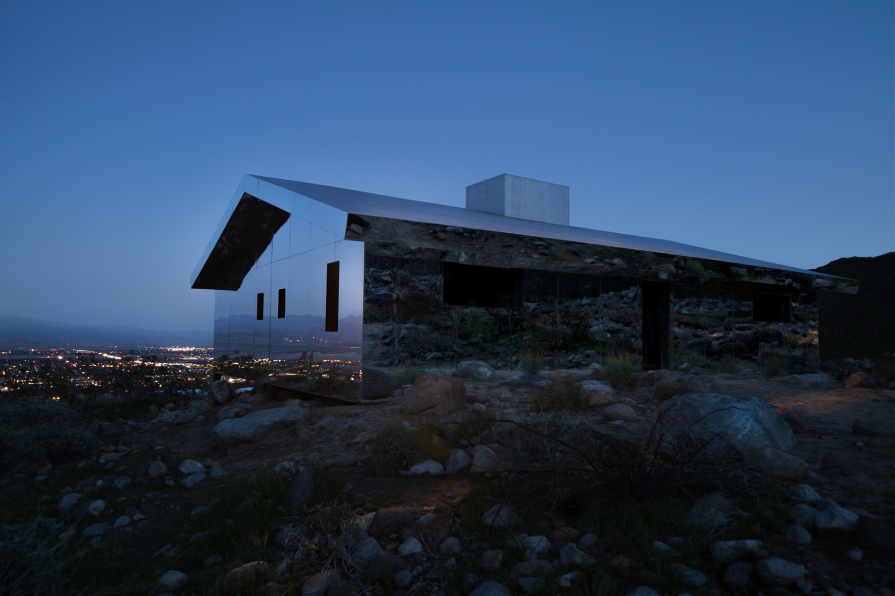 Desert X installation view of Doug Aitken, Mirage 2017
