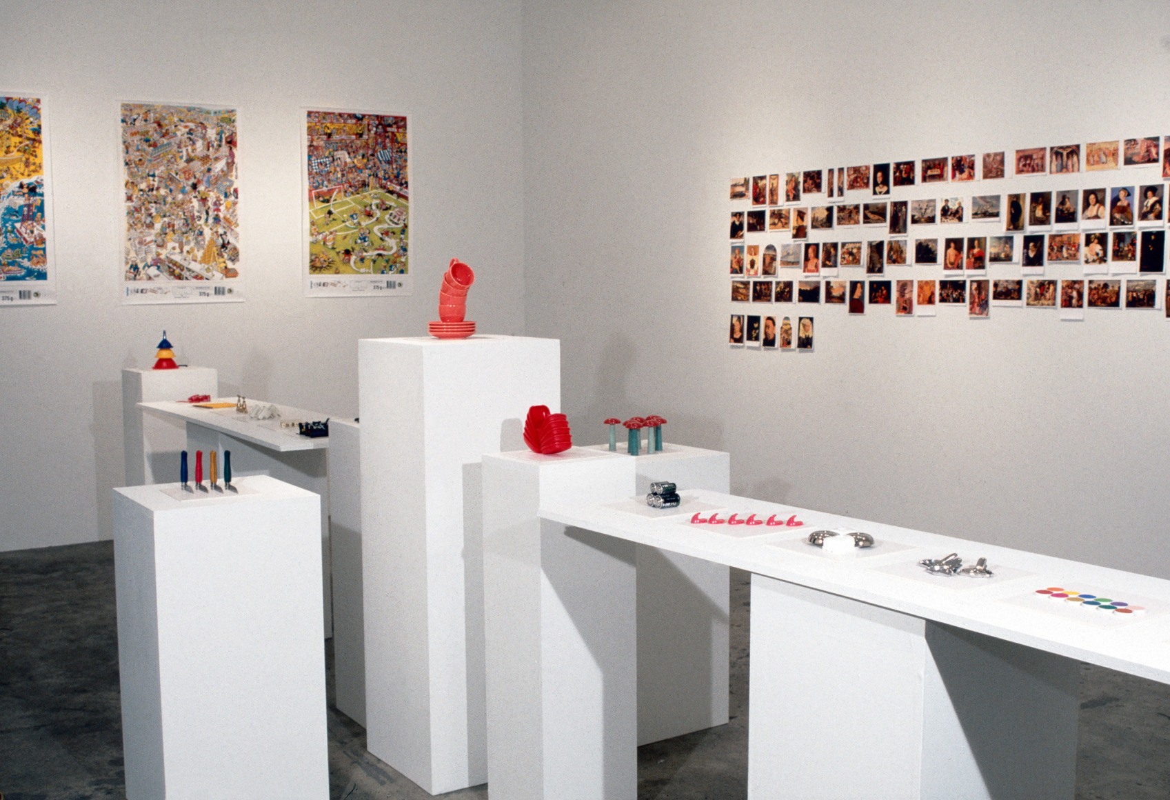 Hans-Peter Feldmann, Installation view: 303 Gallery, 1996