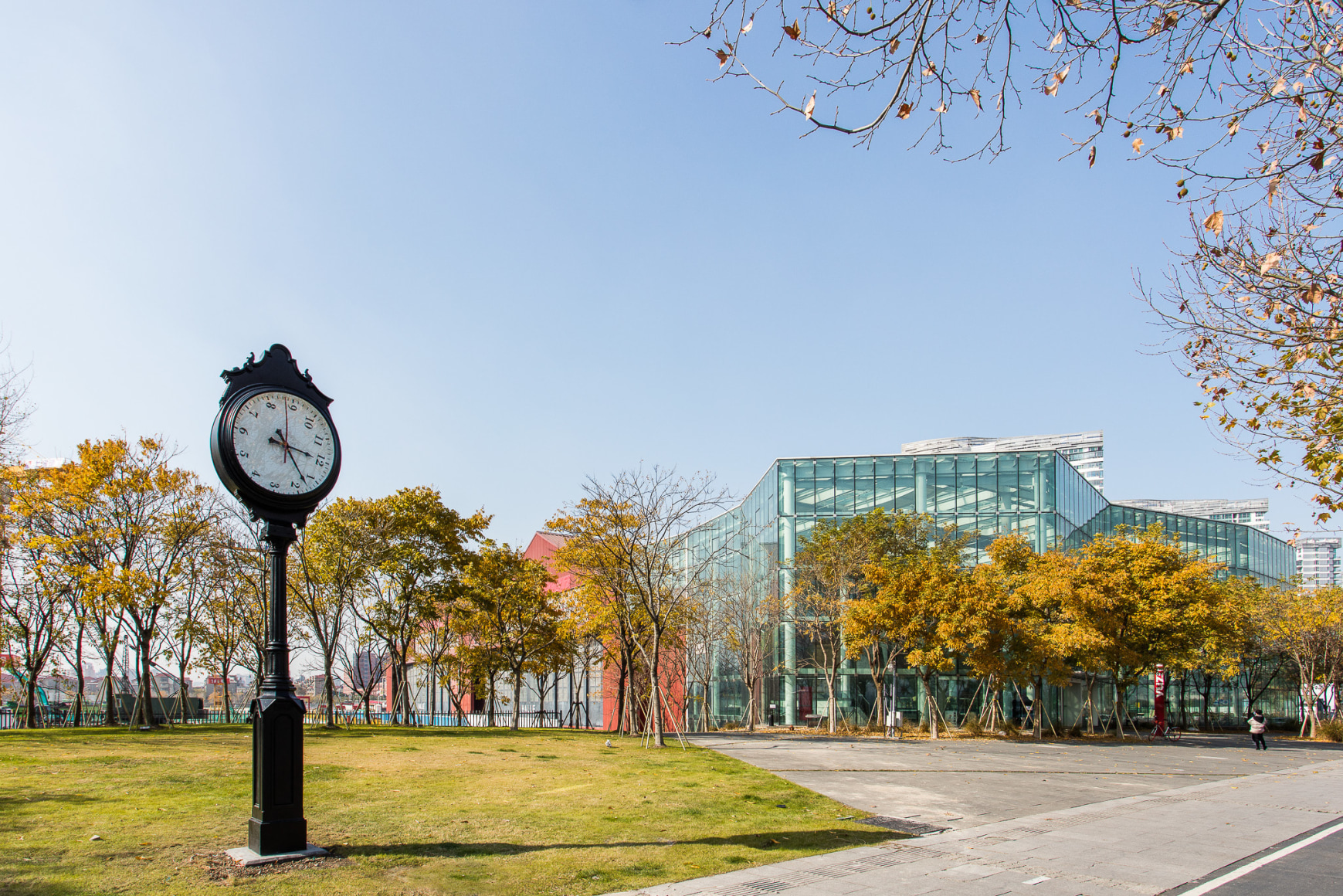 Alicja Kwade, Installation view: ReReason, Yuz Museum, Shanghai, 2017
