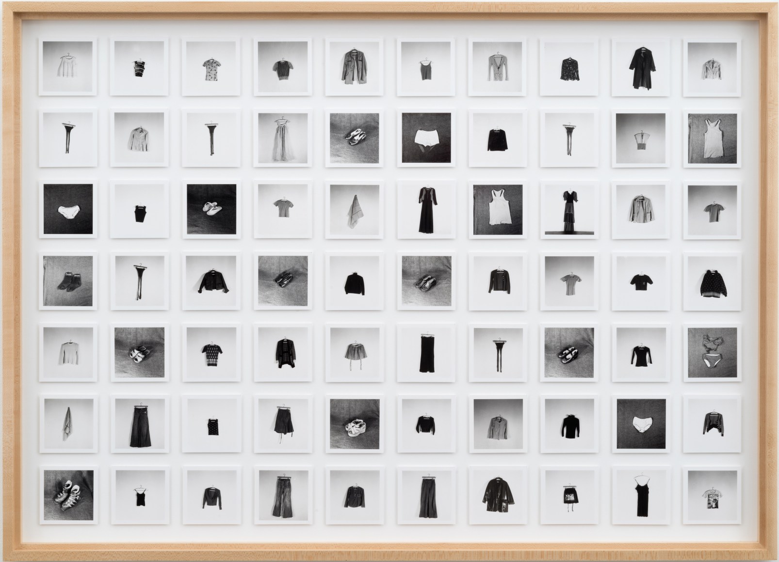 Hans-Peter Feldmann, Alle Kleider einer Frau