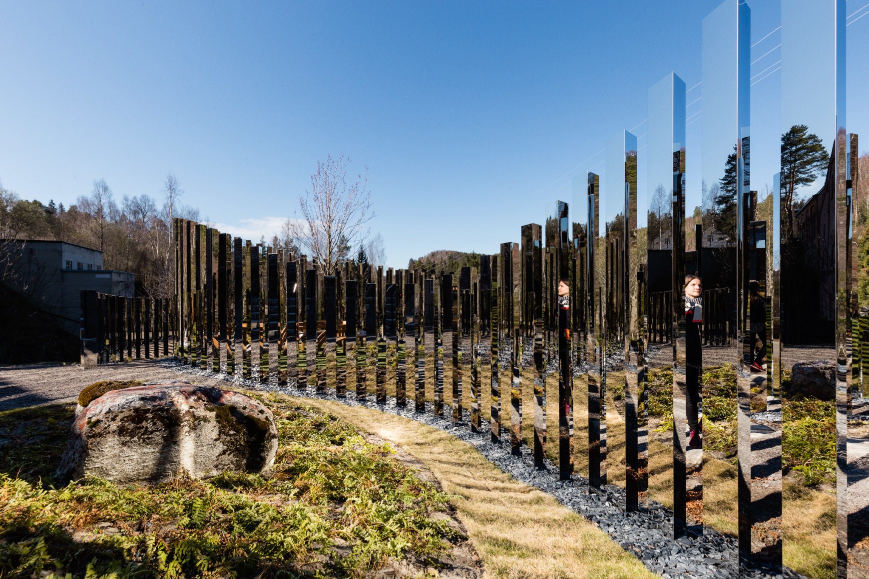 Jeppe Hein, Path of Silence, 2016, Installation view: Reflection, Kistefos Museum, Jevnaker