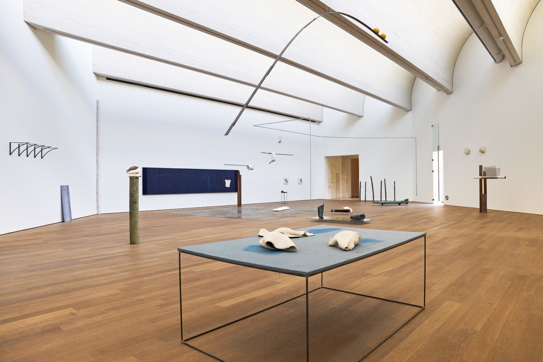 Installatation view: Katinka Bock - Smog / Tomorrow’s Sculpture, Mudam Luxembourg, 2018, Photo: Johannes Schwartz