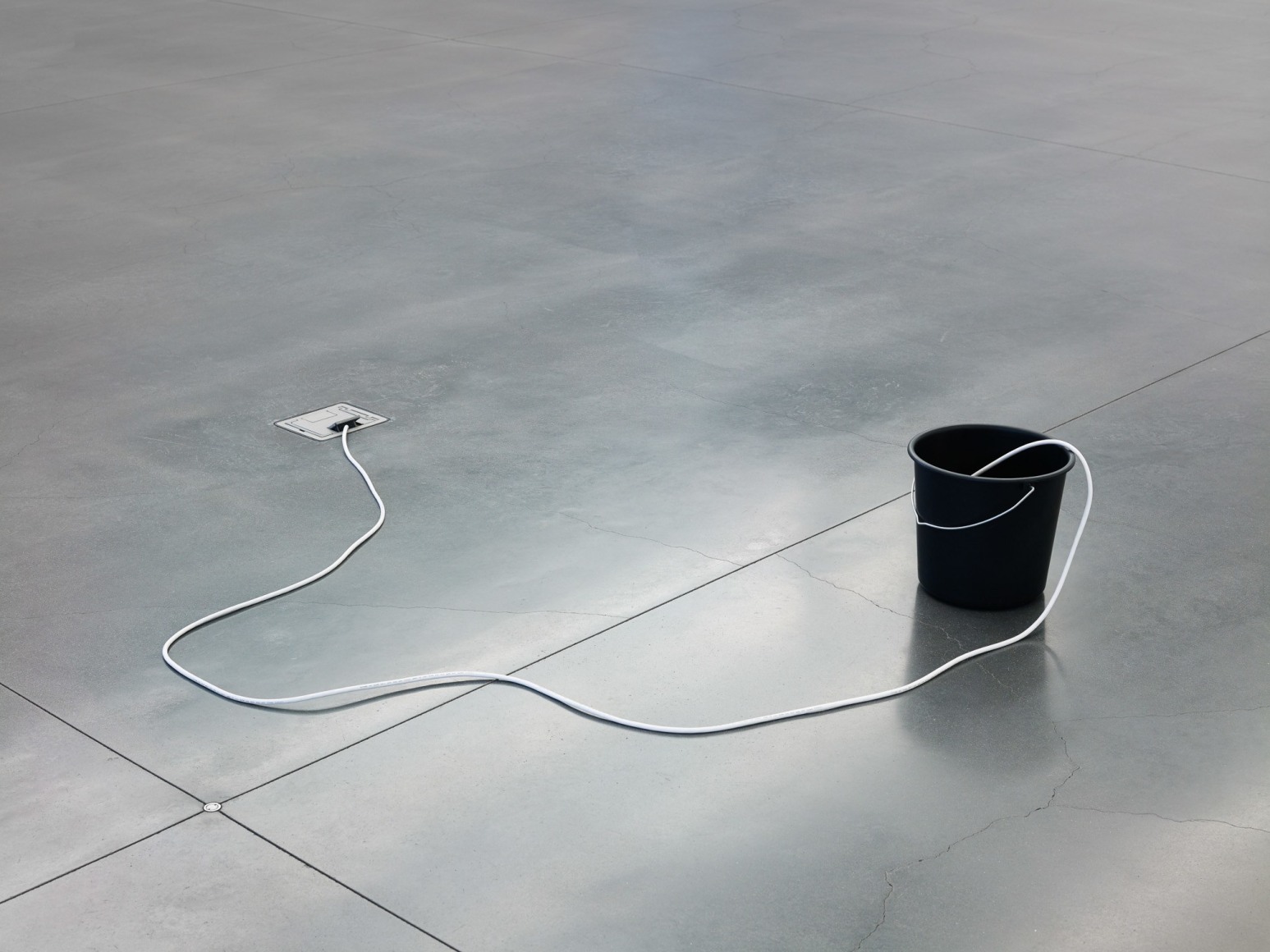 Ceal Floyer, Bucket, 1999