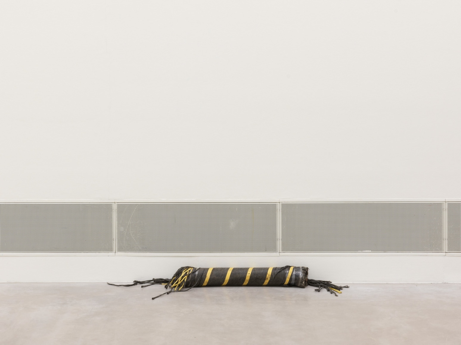 Exhibition view „Nina Canell. Tectonic Tender“, Berlinische Galerie, Foto: © Nick Ash