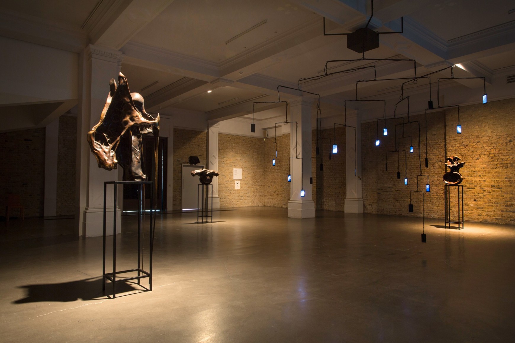 Alicja Kwade, Installation view: Medium Median, Whitechapel Gallery, London, 2016
