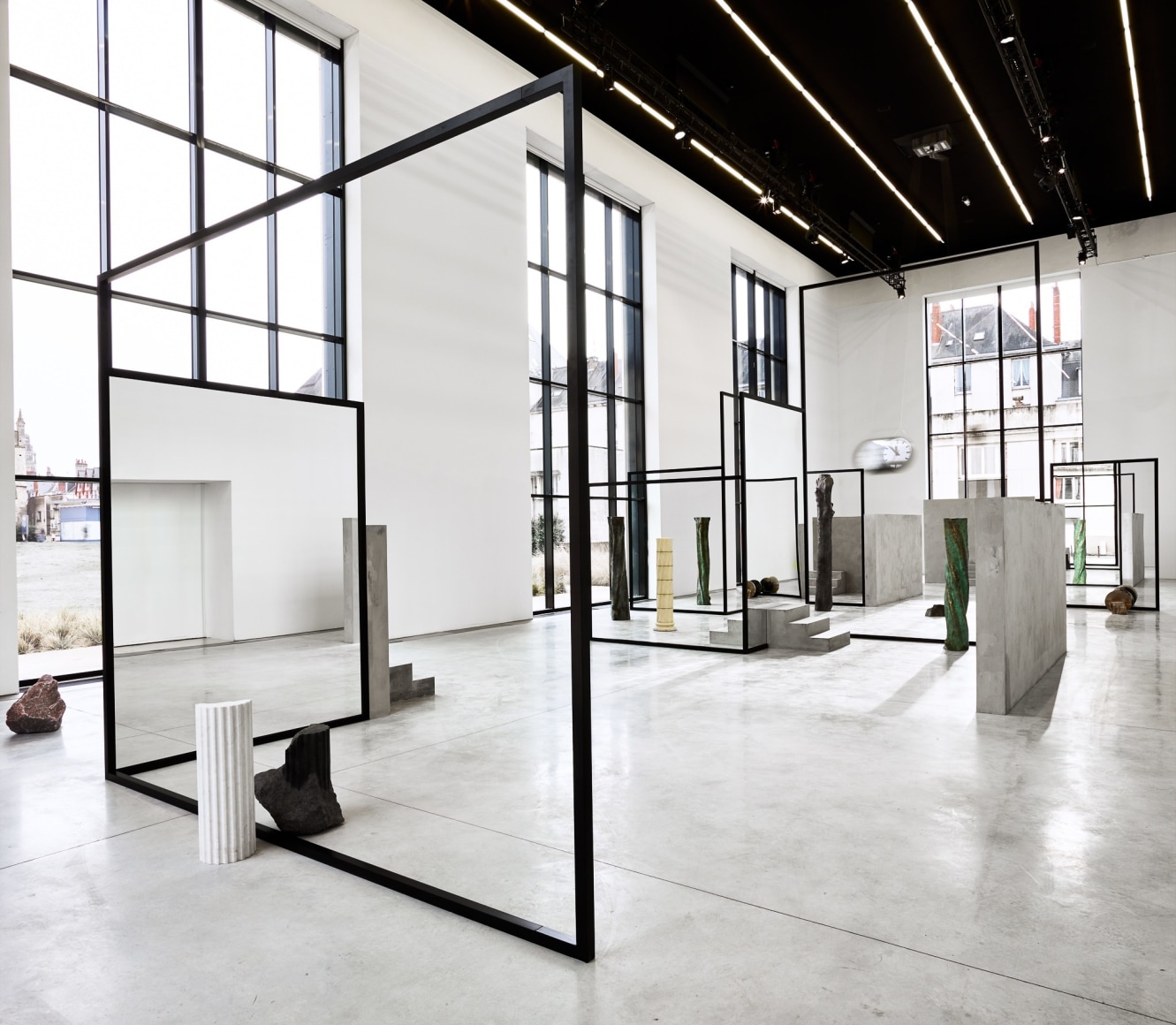 Installation view: Alicja Kwade,The Resting Thought, Centre De Création Contemporaine Olivier Debré, Tours, 2019, Photo: François Fernandez