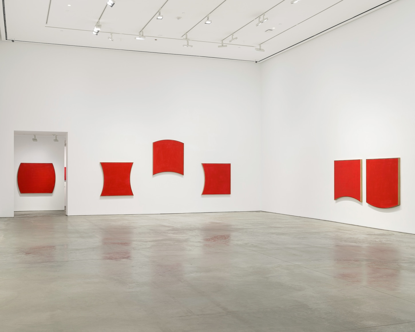 Installation view:&nbsp;Jacob Kassay, Chelsea, 303 Gallery, New York, 2024. Photo: Justin Craun