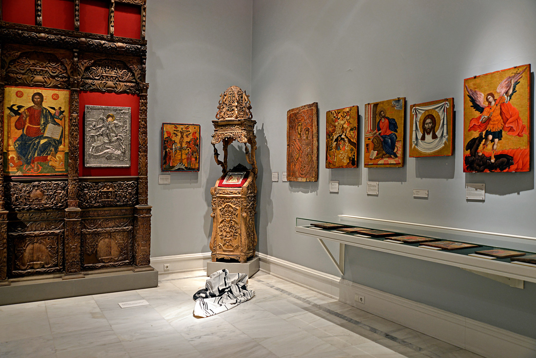 Kim Gordon - Design Office: Noise Name Paintings and Sculptures of Rock Bands That Are Broken Up, Benaki Museum, Athens, 2015