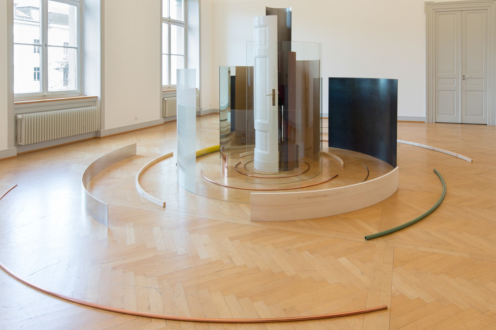 Alicja Kwade, Saga (Spira mirabilis), 2013