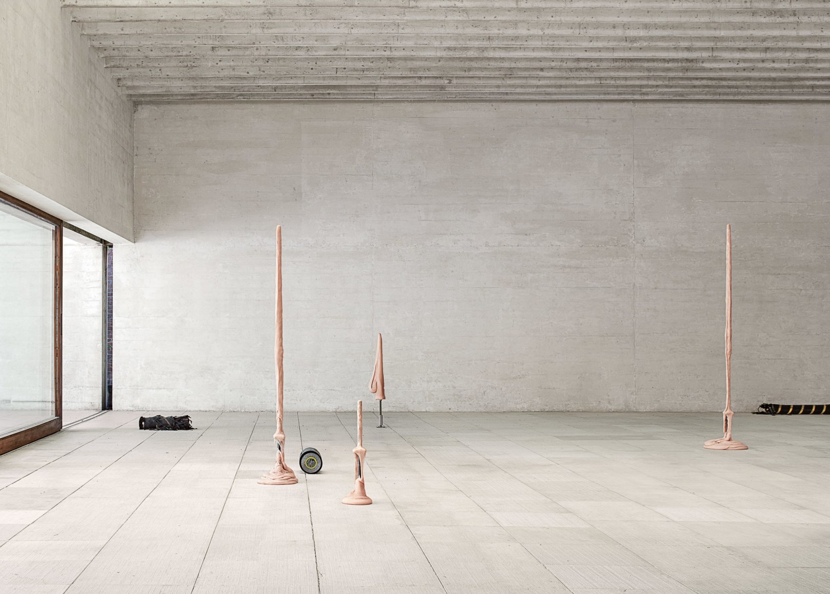 Nina Canell, Installation view: 57th Venice Biennale, 2017, Photo: Nick Ash