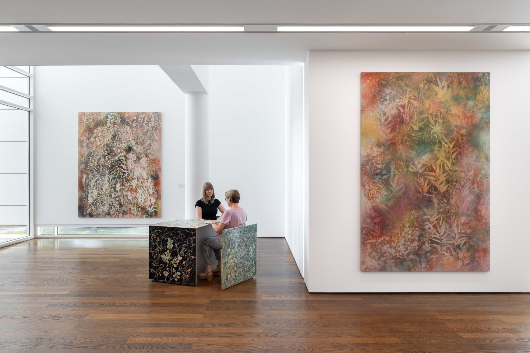 Sam Falls, Waldeinsamkeit, Museum Frieder Burda, 2024 ©Sam Falls; Photo: Nikolay Kazakov.