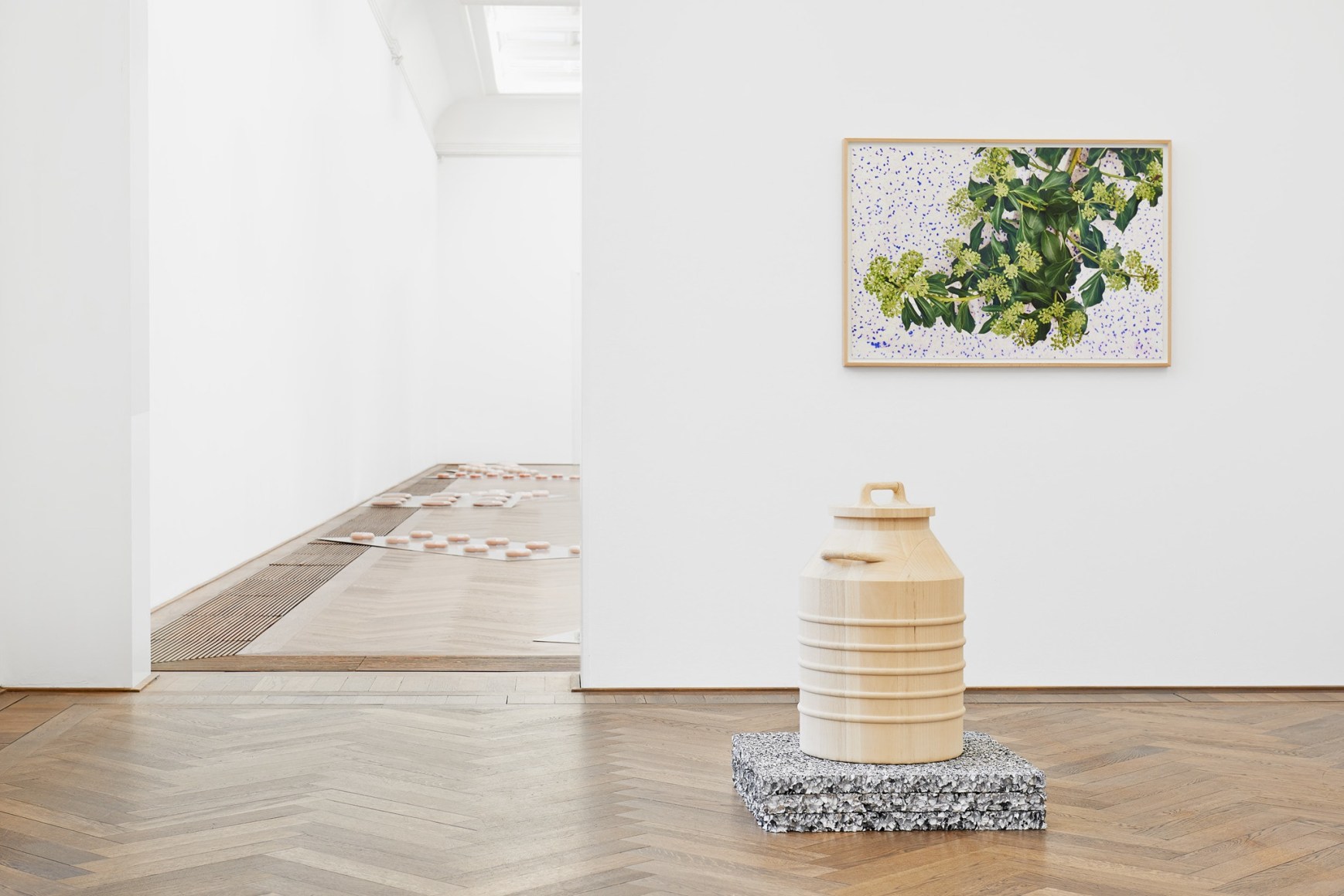 Marina Pinsky, Installation view: Dyed Channel, Kunsthalle Basel, 2016