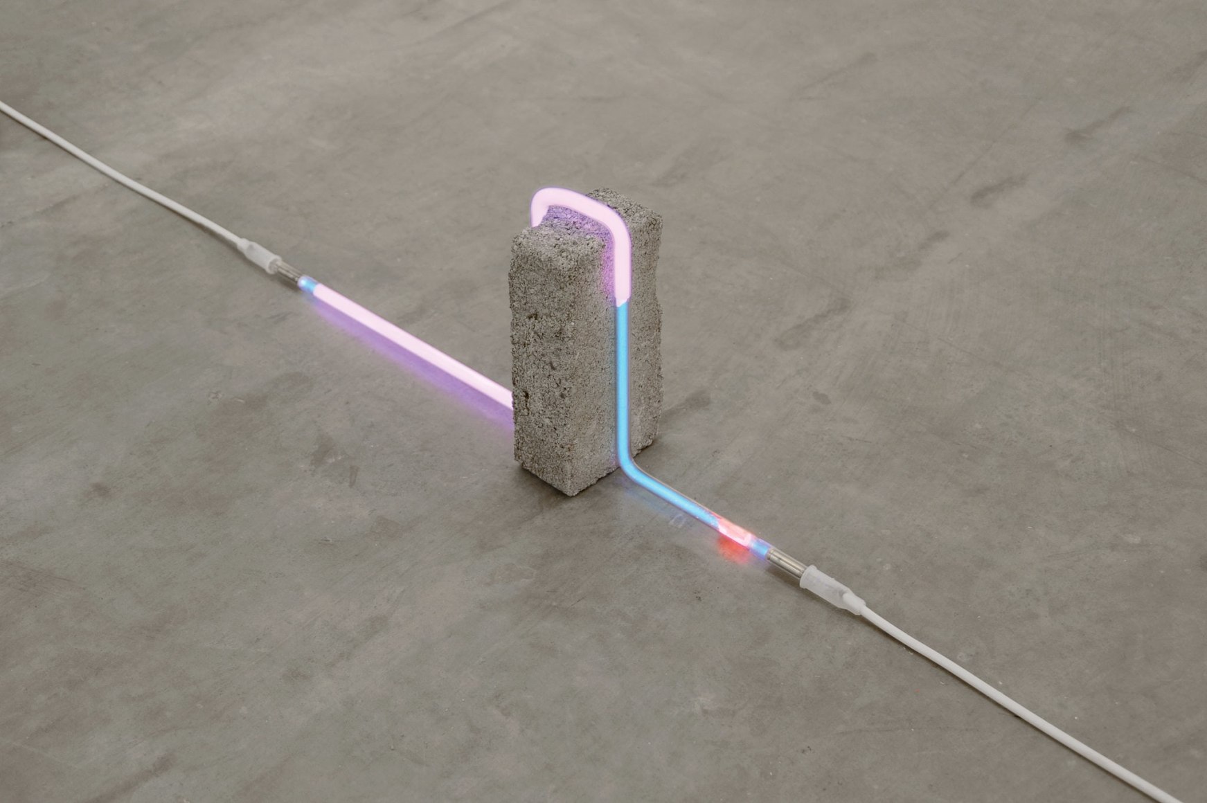 Nina Canell, Installation view:&nbsp;The New Mineral,&nbsp;Neuer Aachener Kunstverein, 2009, Photo: Robin Watkins