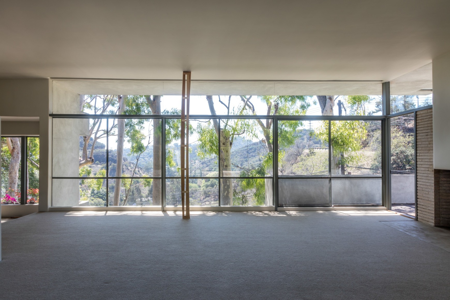 Jacob Kassay, Untitled, 2012-2015, Installation view: Fitzpatrick-Leland House September, 2015
