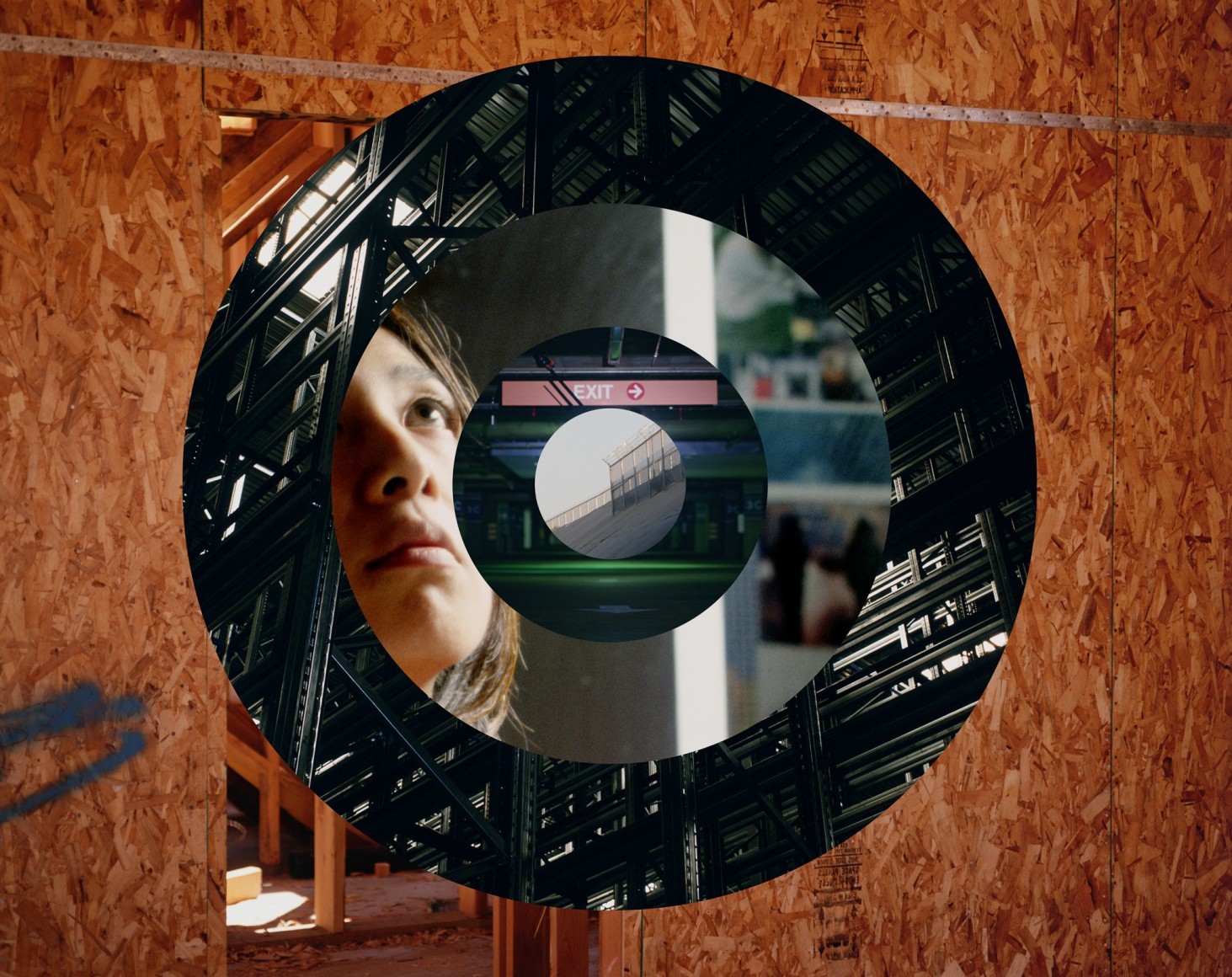 Doug Aitken, breathe out (target), 2002