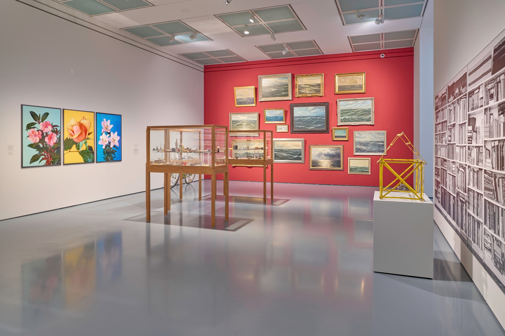Installation view „Hans-Peter Feldmann. Art Exhibition“, Kunstpalast, Düsseldorf, 2025, © VG Bild-Kunst, Bonn 2025, Foto / Photo: Maris Prieditis