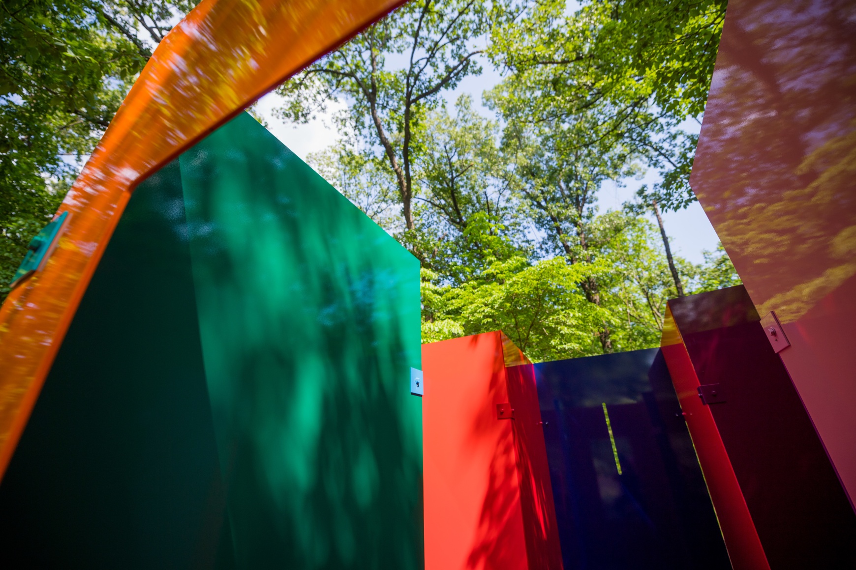 Sam Falls, Installation view, Color Field, Crystal Bridges Museum of American Art, Bentonville, Arkansas, 2019., Courtesy Crystal Bridges Museum of American Art. Photo: Stephen Ironside
