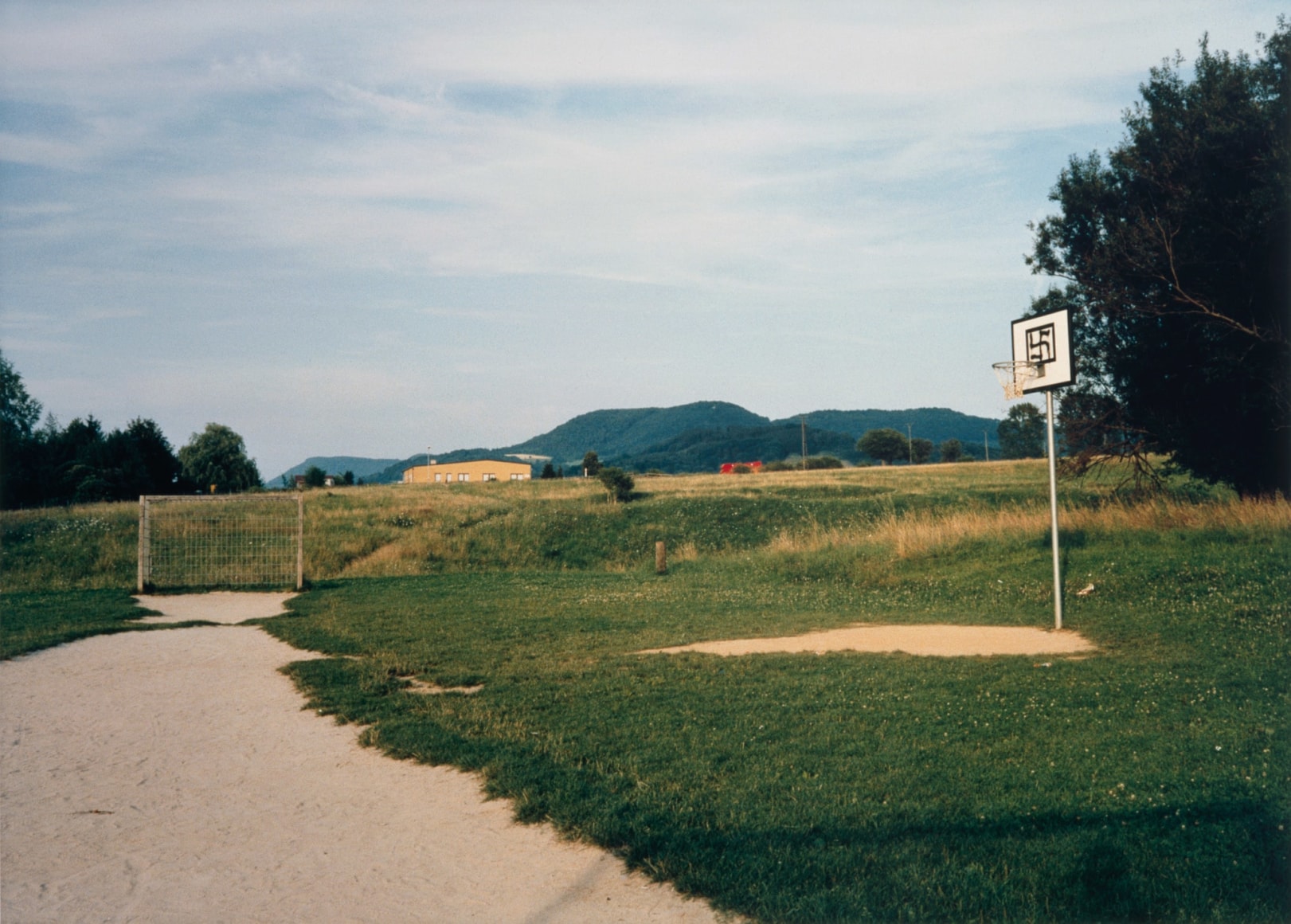 Collier Schorr, Spielplatz (Lindenfeld), 1997