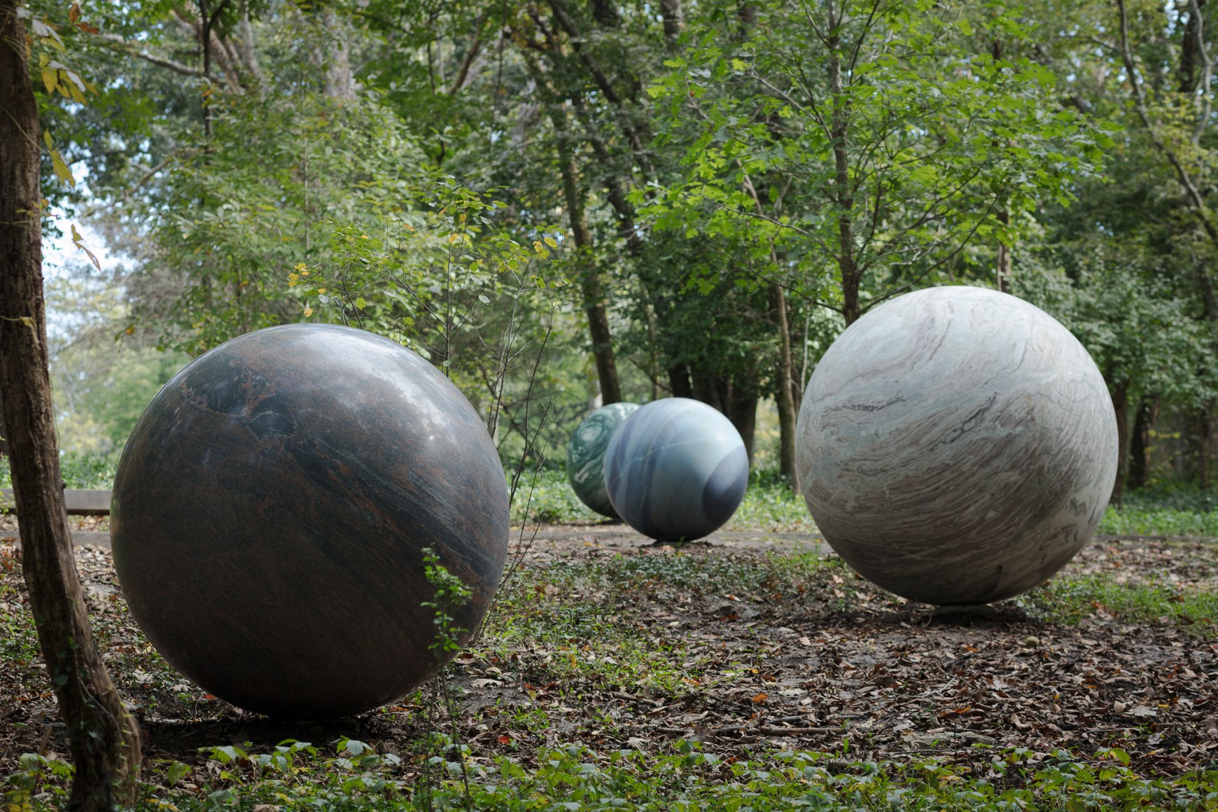 Alicja Kwade, Pars Pro Toto, 2020, Natural stone, Dimensions variable