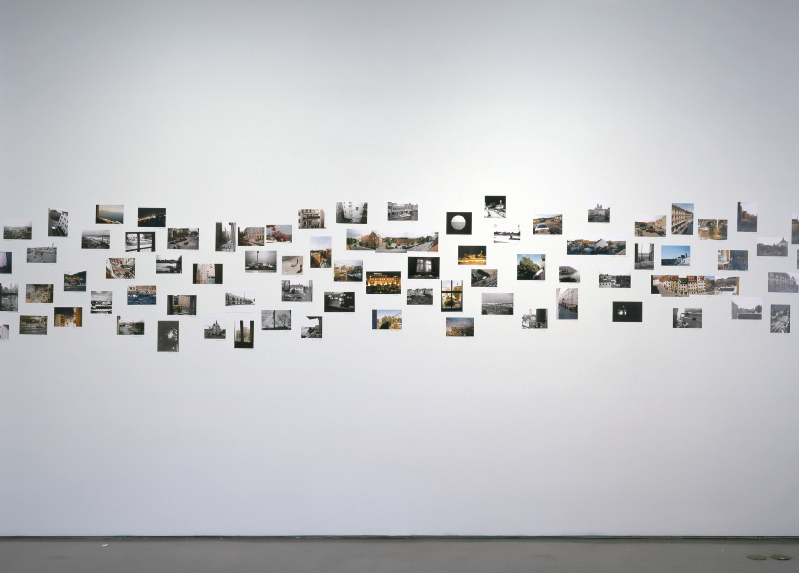 Hans-Peter Feldmann, Photographs taken from hotel room windows while traveling