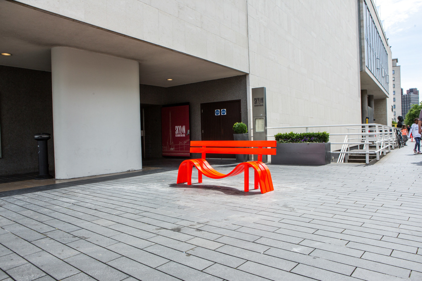 Jeppe Hein, Modified Social Bench NY #13, 2015