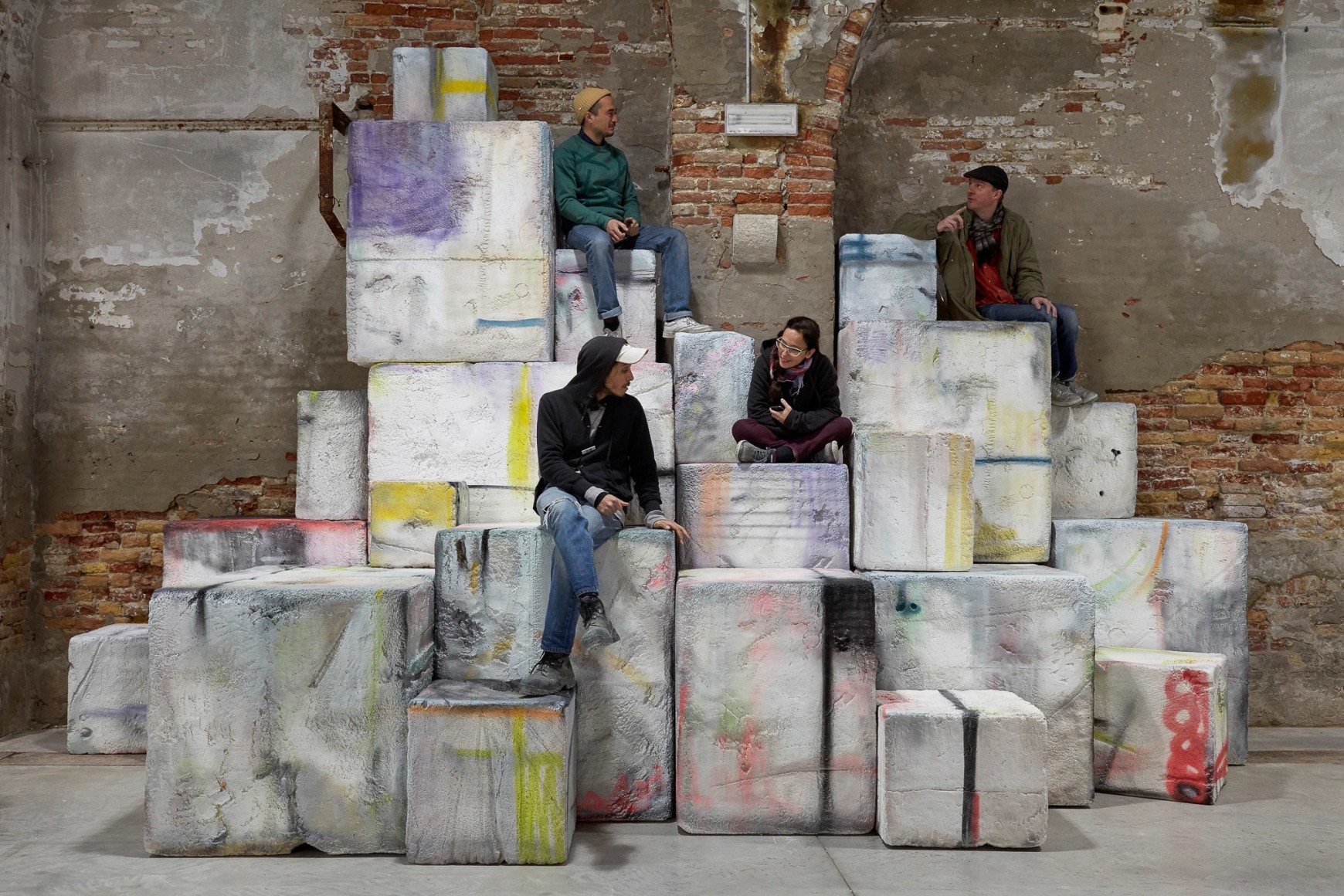 Installation view, Eva Rothschild: The Shrinking Universe, Pavilion of Ireland, La Biennale di Venezia 58th International Art Exhibition, 2019. Photo: Robert Glowacki. , © Eva Rothschild, courtesy 303 Gallery, New York, kaufmann reppeto, Milan, The Modern Institute, Glasgow, Galerie Eva Presenhuber, Zurich and Stuart Shave/Modern Art, London.