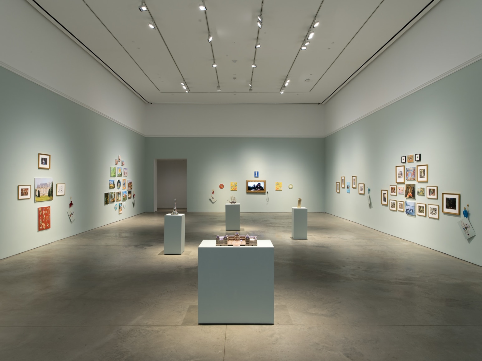 Installation view: Karen Kilimnik, 303 Gallery, New York, 2019. Photo: John Berens