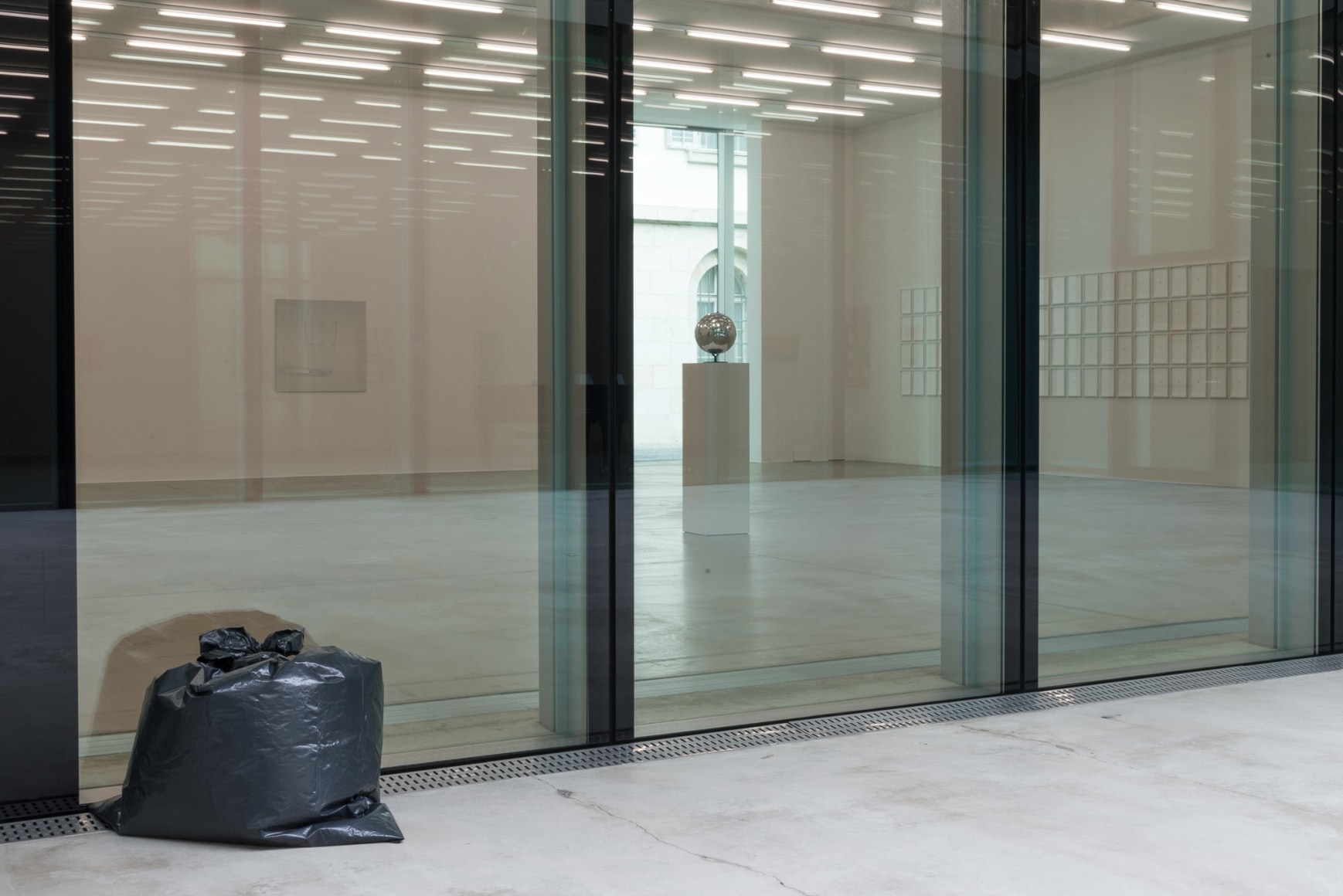 Ceal Floyer, Installation view: On Occasion, Aargauer Kunsthaus, 2016